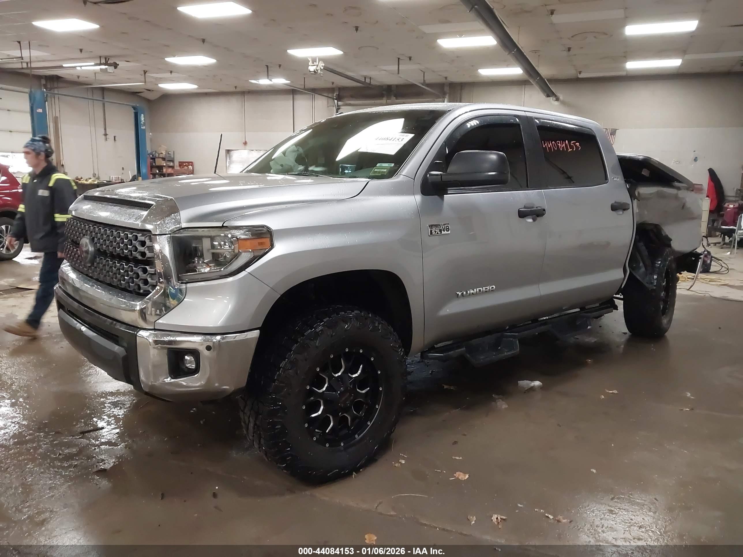 TOYOTA TUNDRA image 2