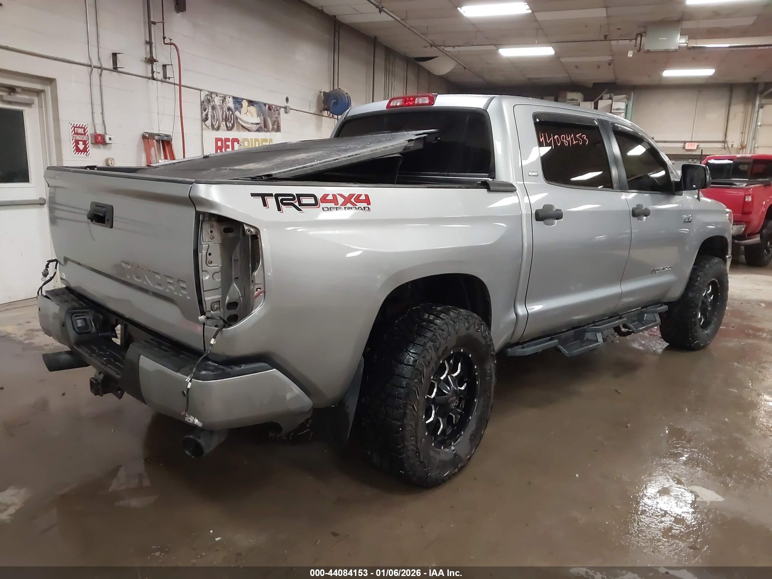 TOYOTA TUNDRA image 4