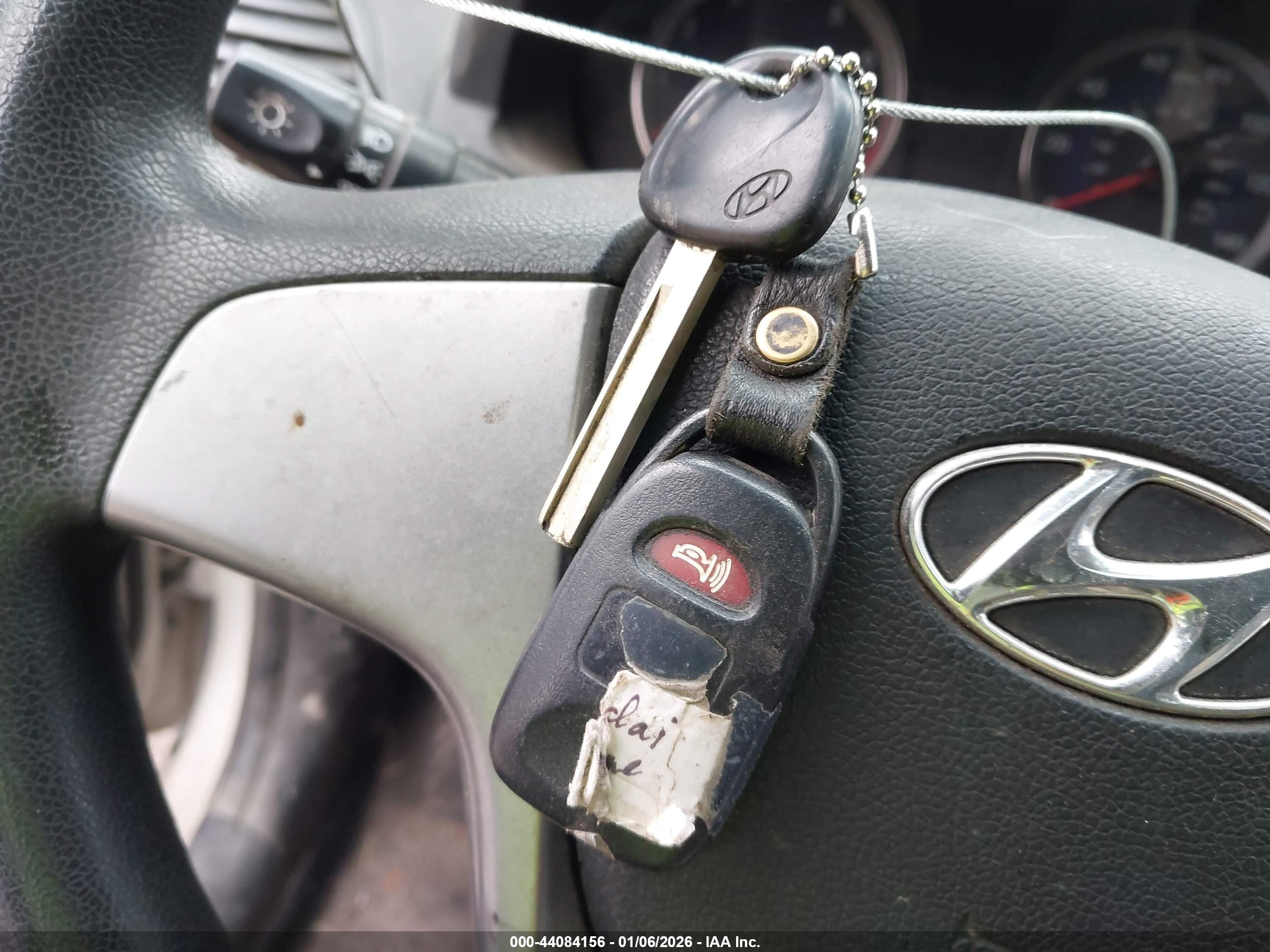 HYUNDAI ACCENT image 11
