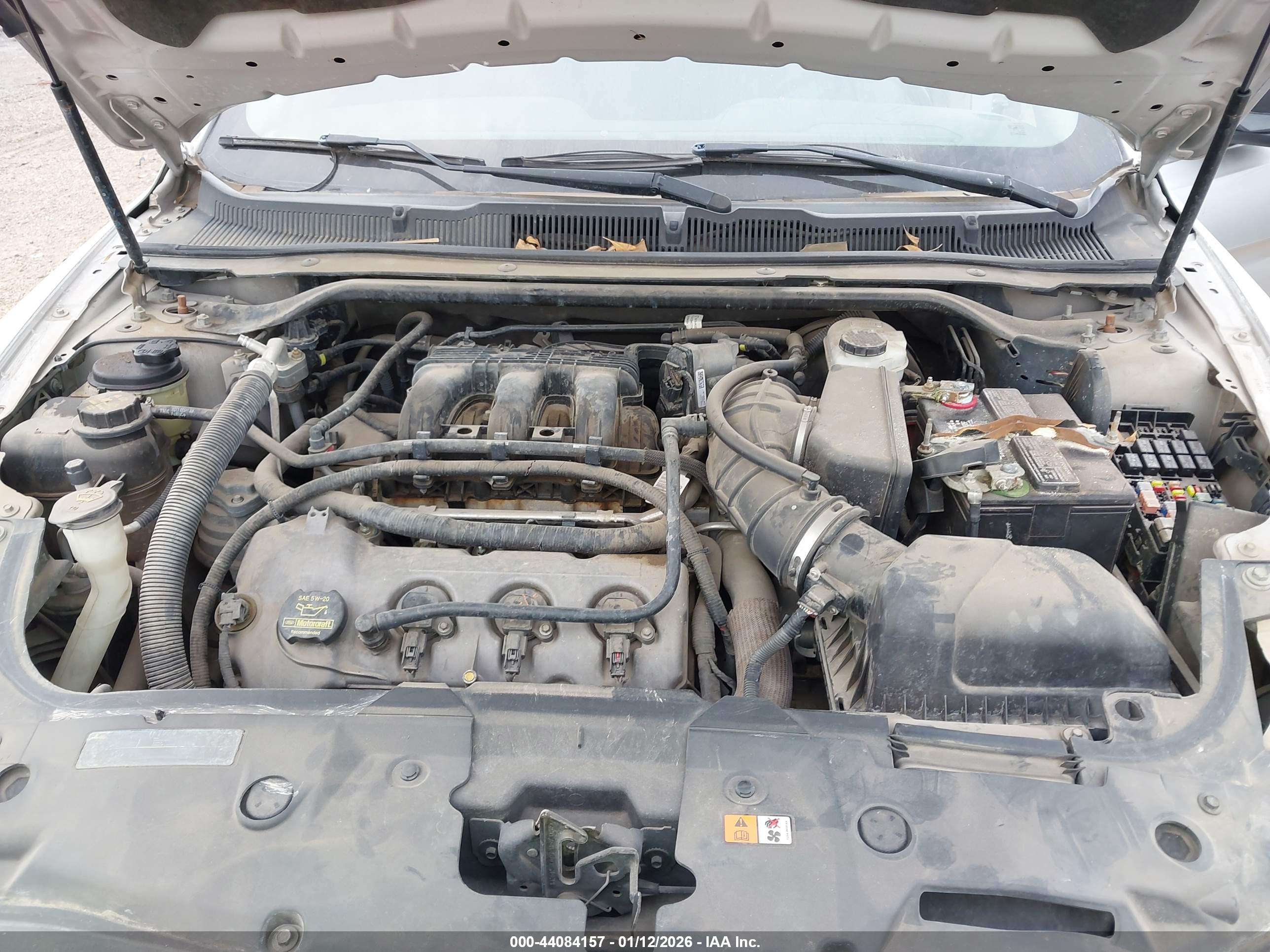FORD TAURUS image 10