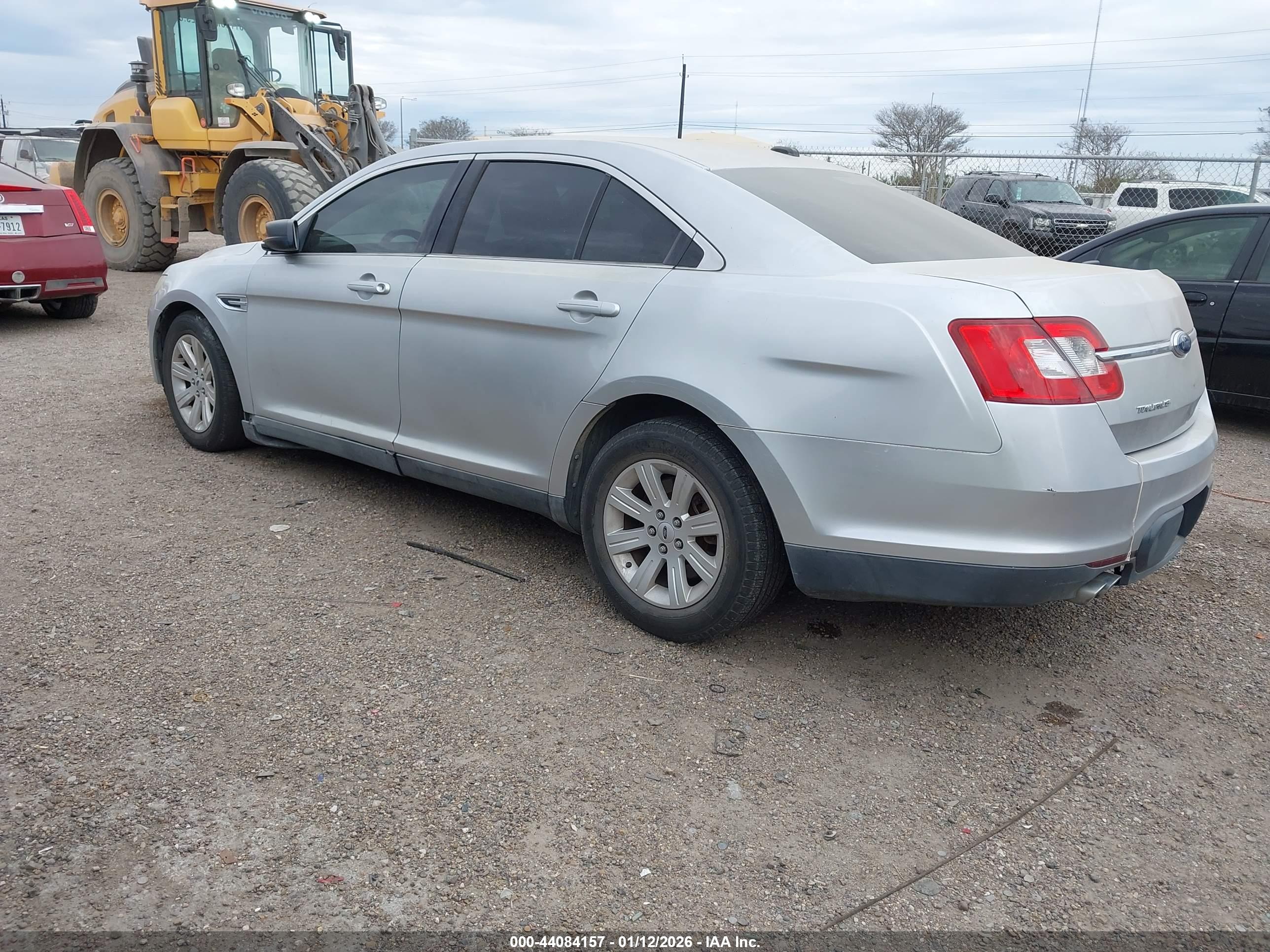 FORD TAURUS image 3