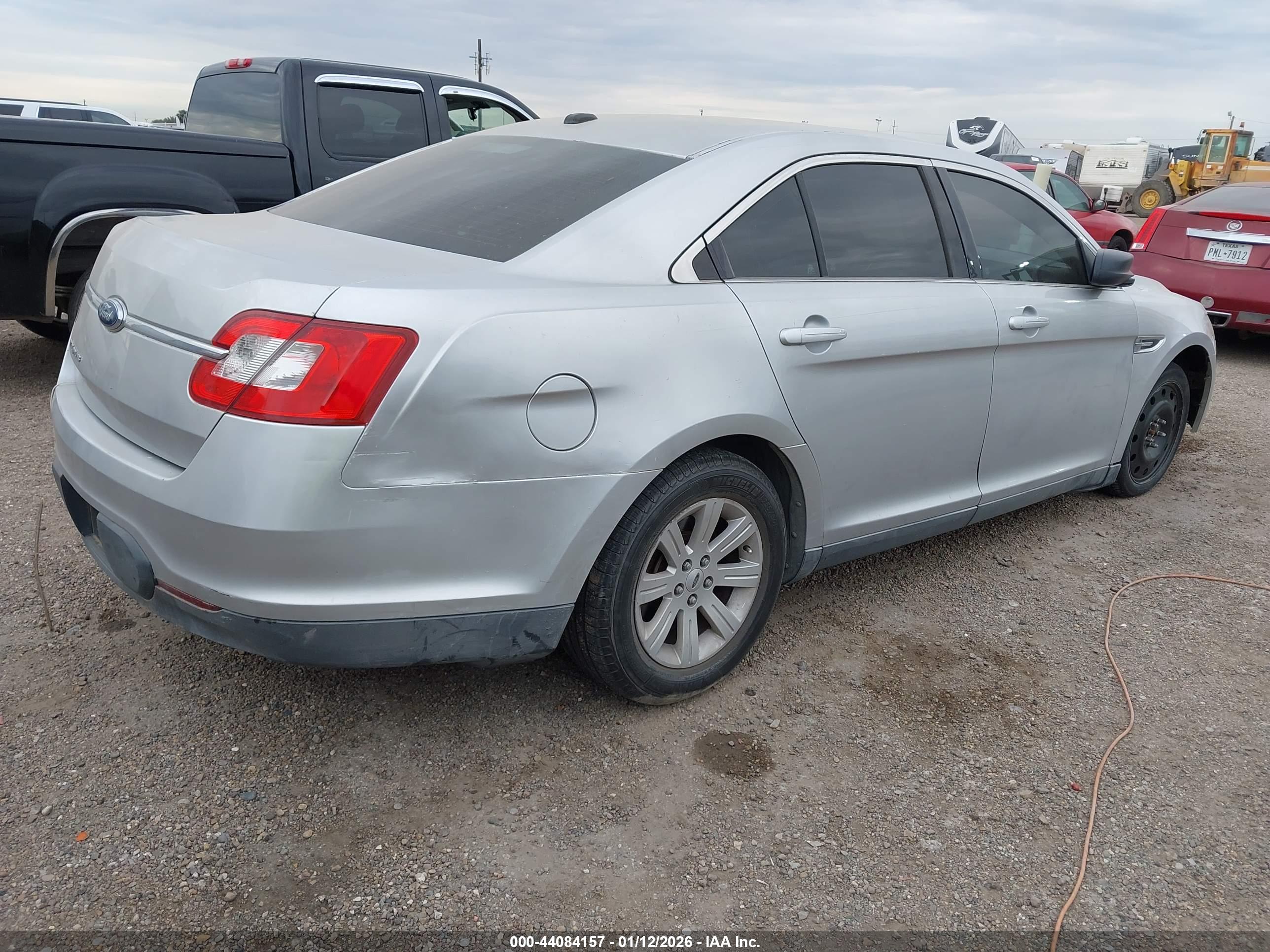 FORD TAURUS image 4