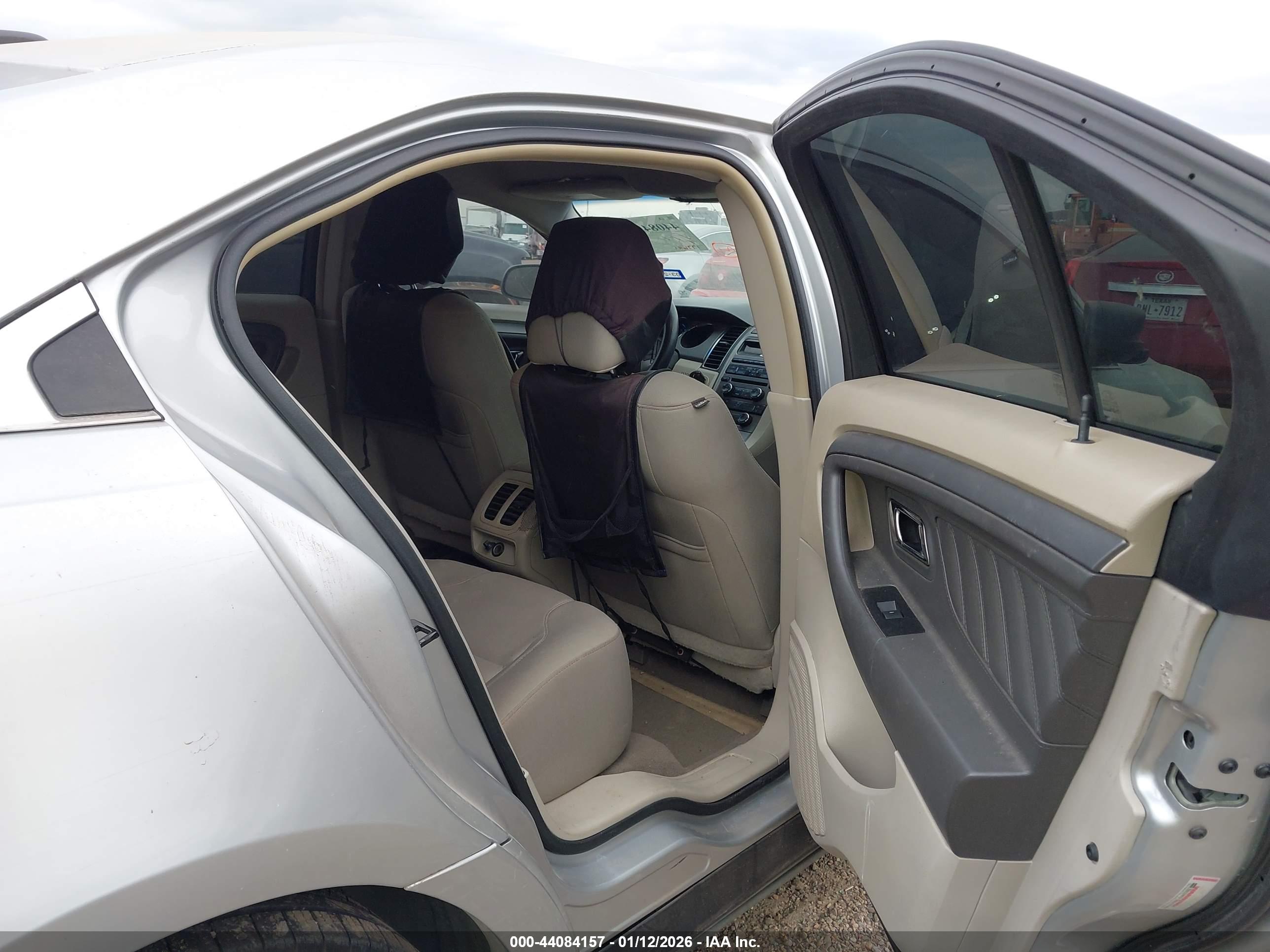 FORD TAURUS image 8