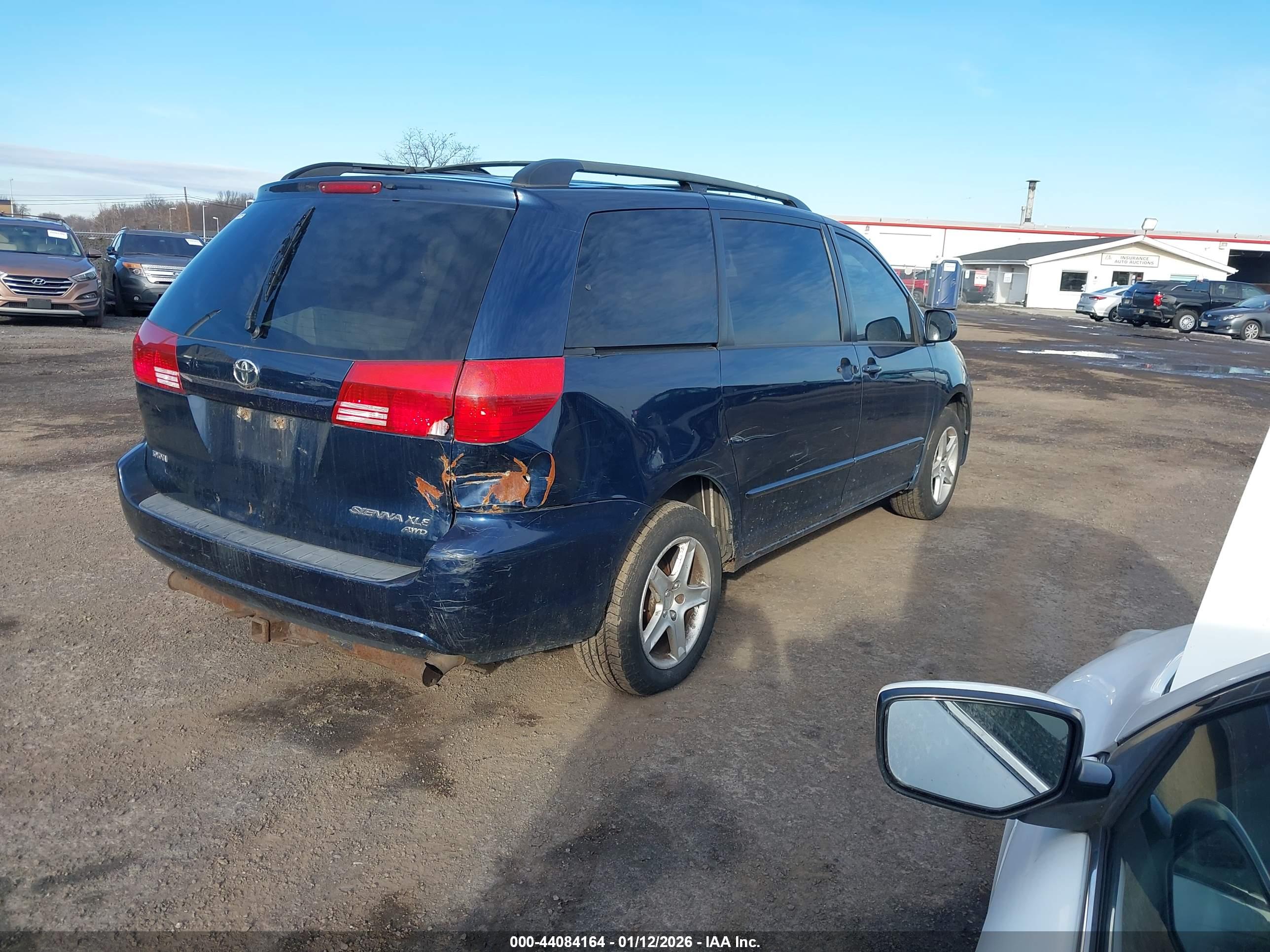 TOYOTA SIENNA image 4