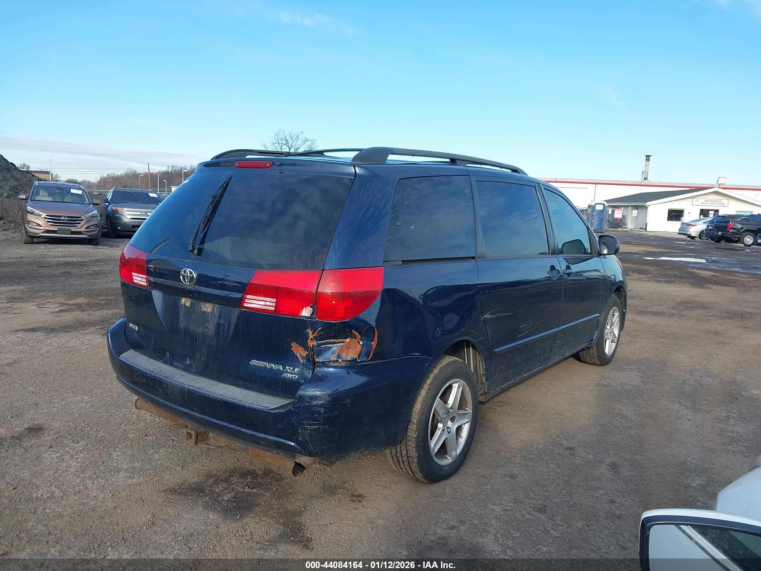 TOYOTA SIENNA image 6