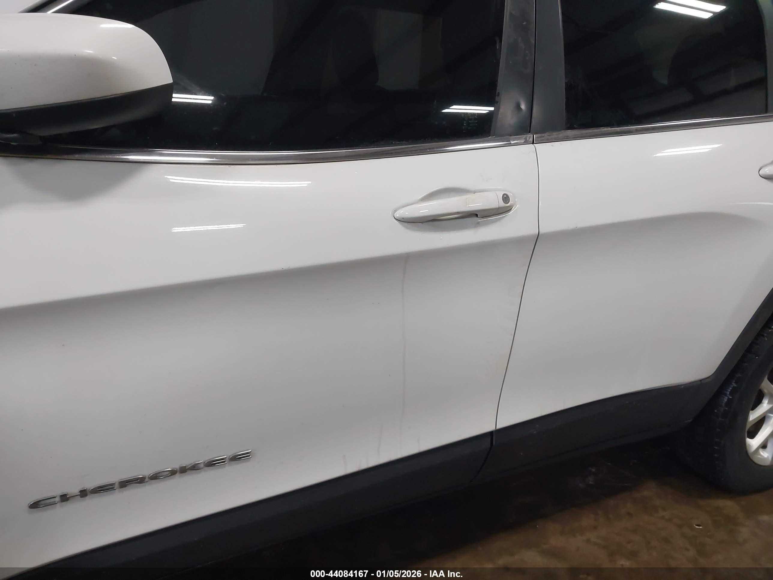 JEEP CHEROKEE image 6