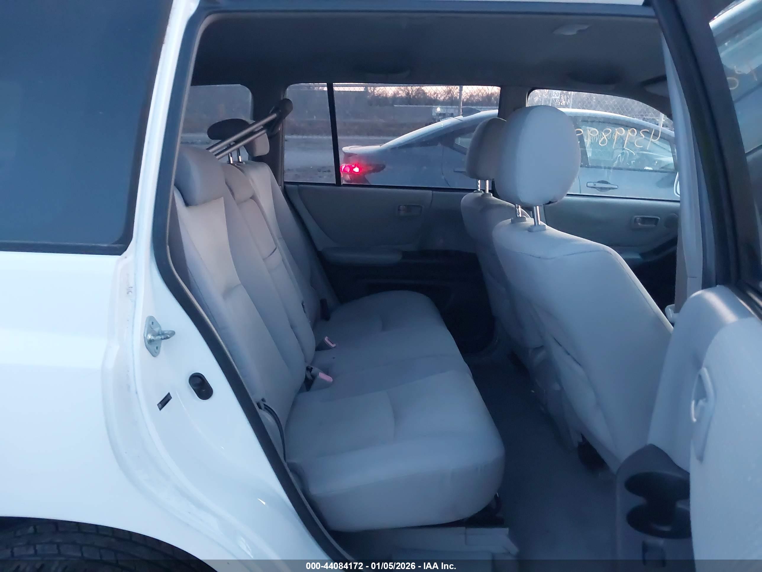 TOYOTA HIGHLANDER image 8