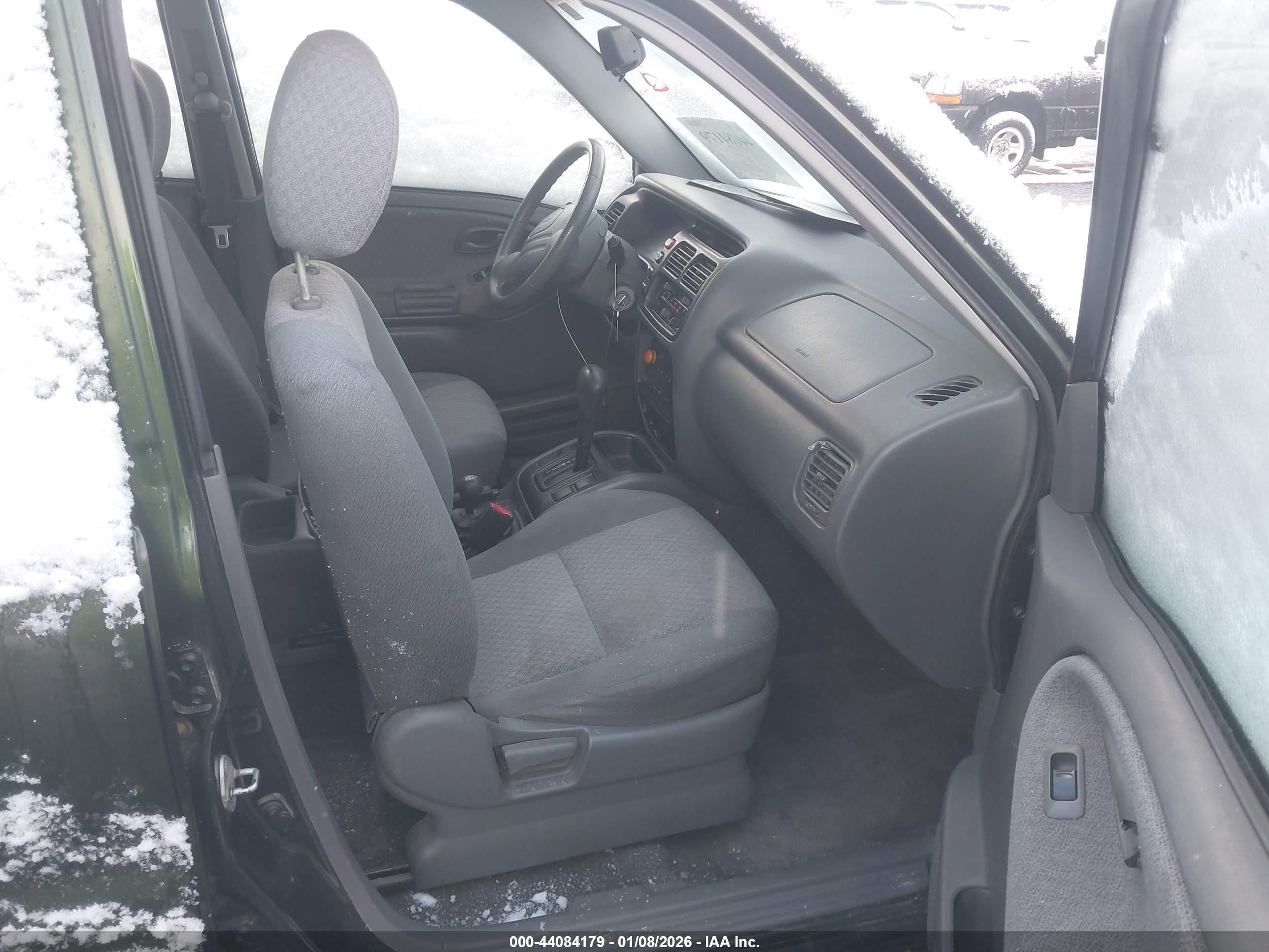 CHEVROLET TRACKER image 5