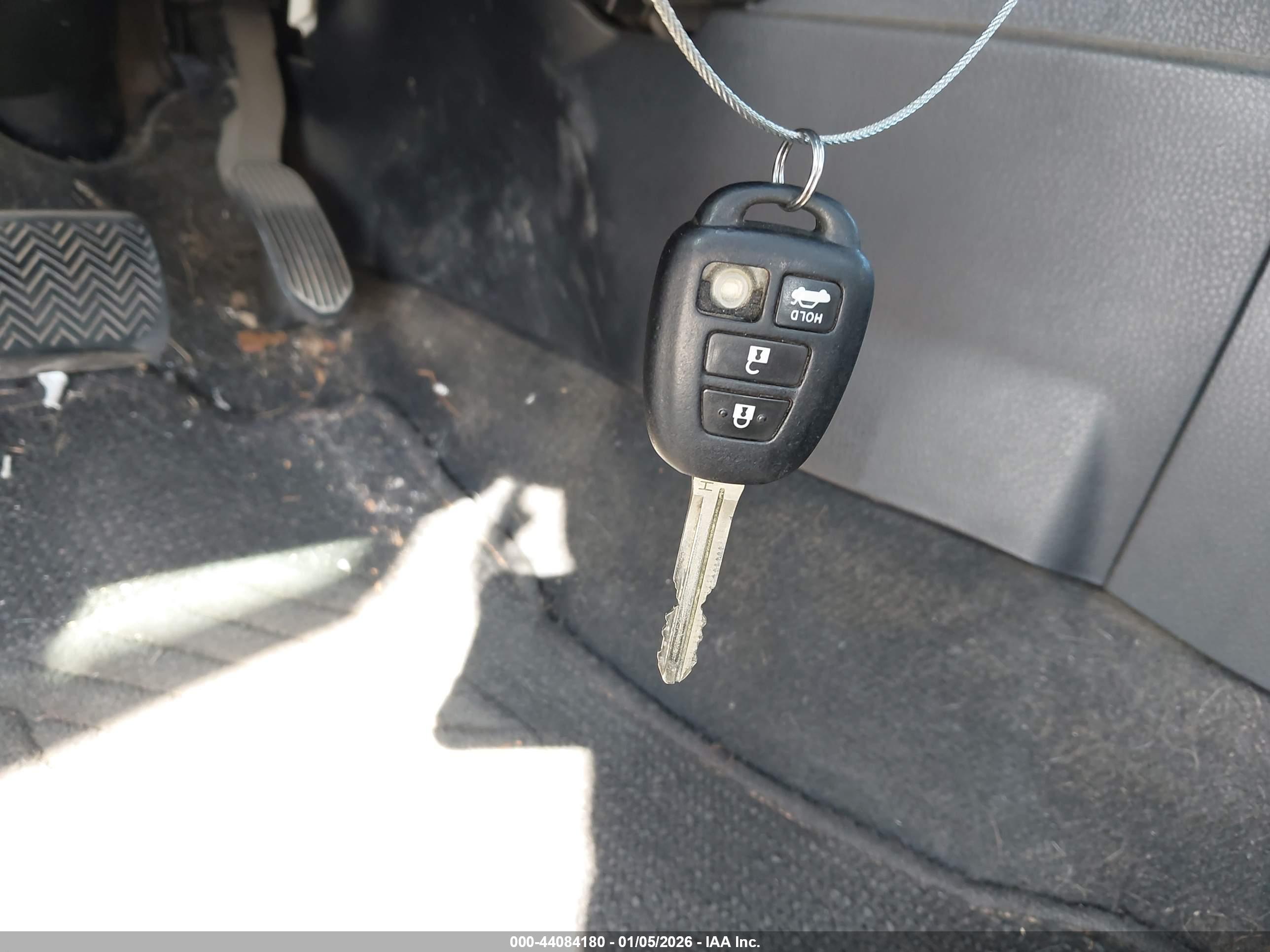 TOYOTA COROLLA image 11