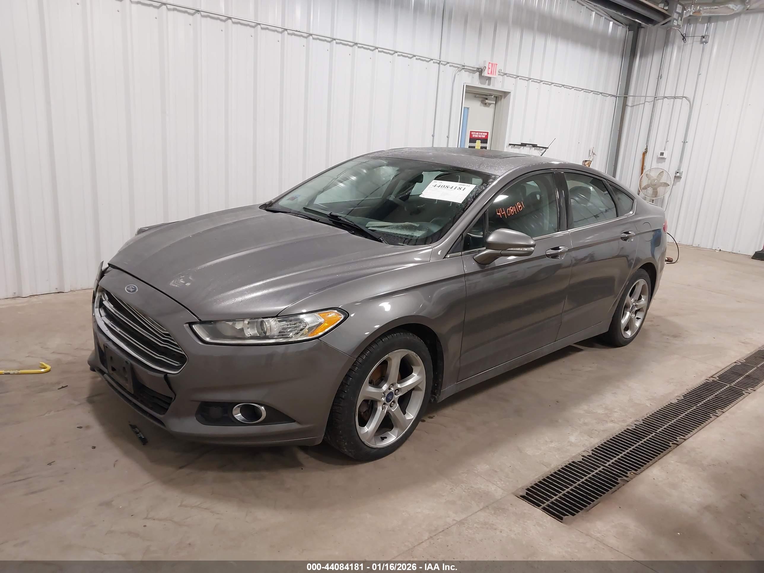 FORD FUSION image 2