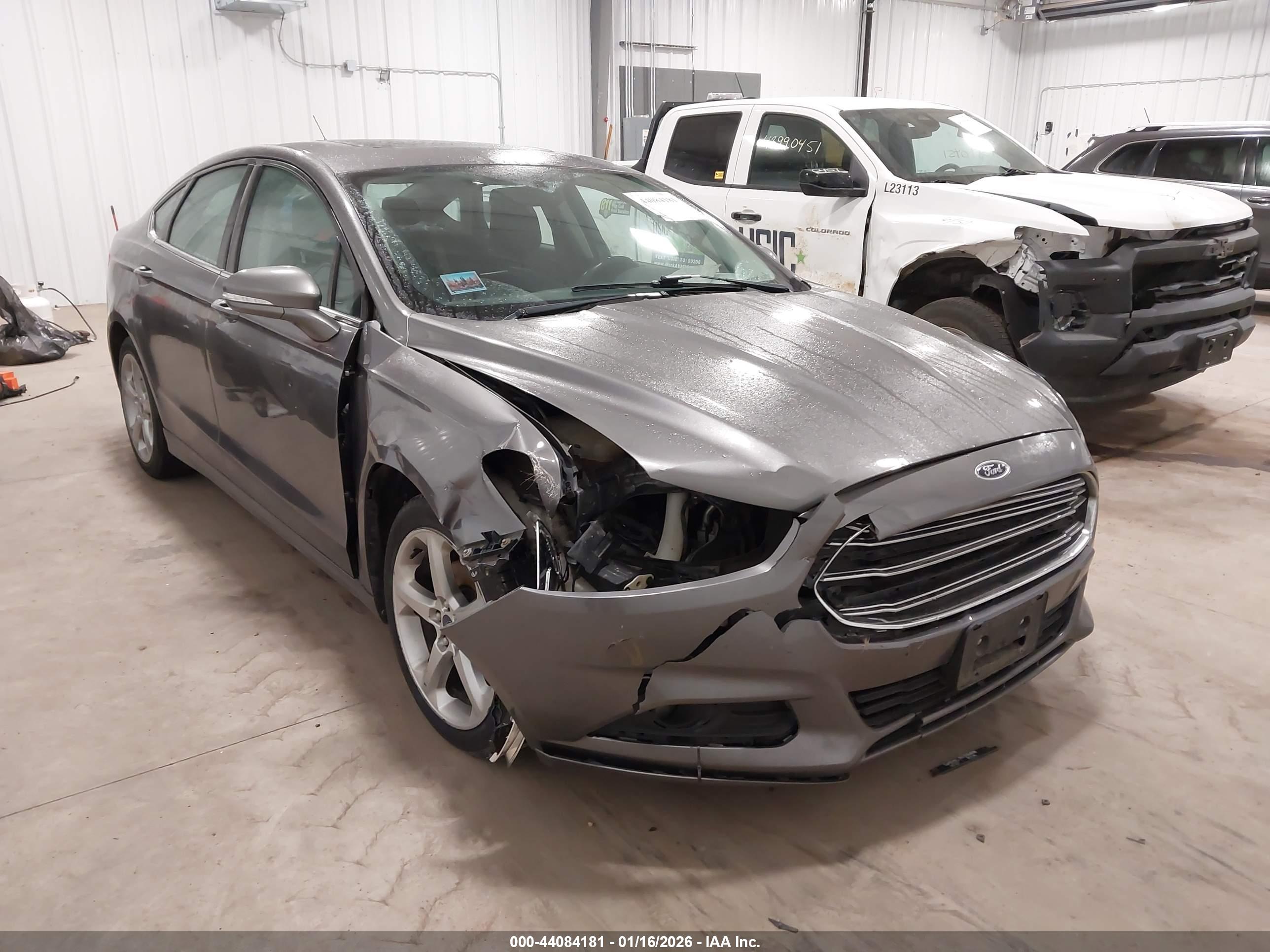 FORD FUSION image 6
