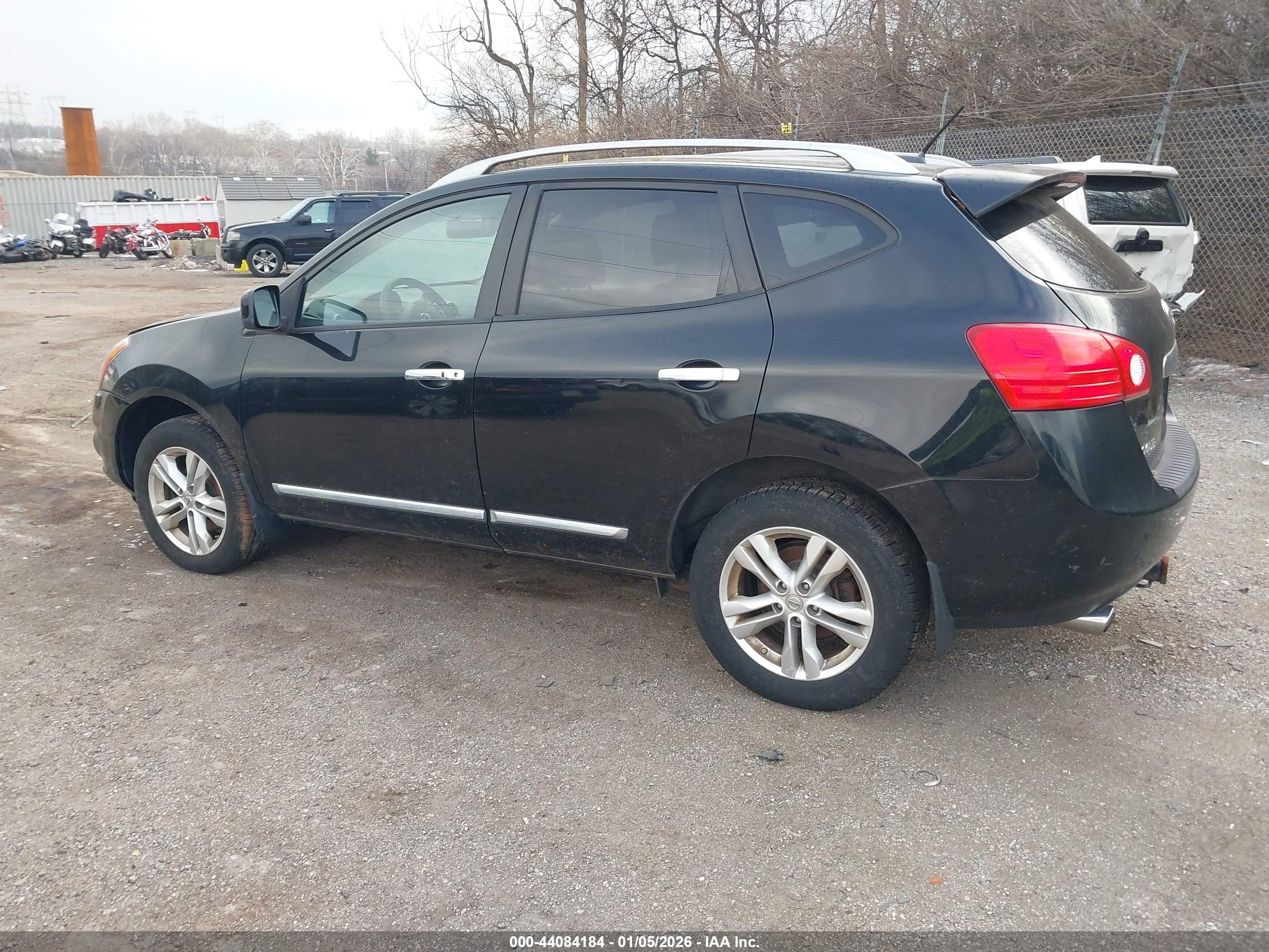 NISSAN ROGUE image 3