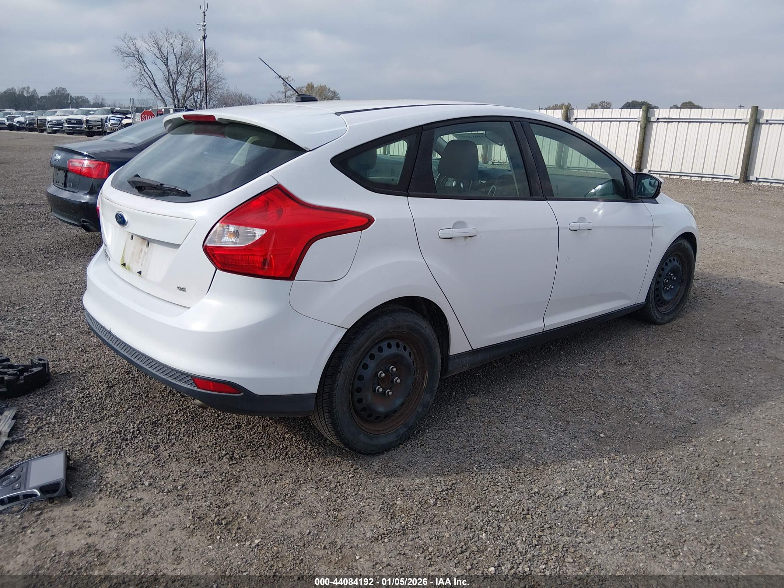 FORD FOCUS image 4