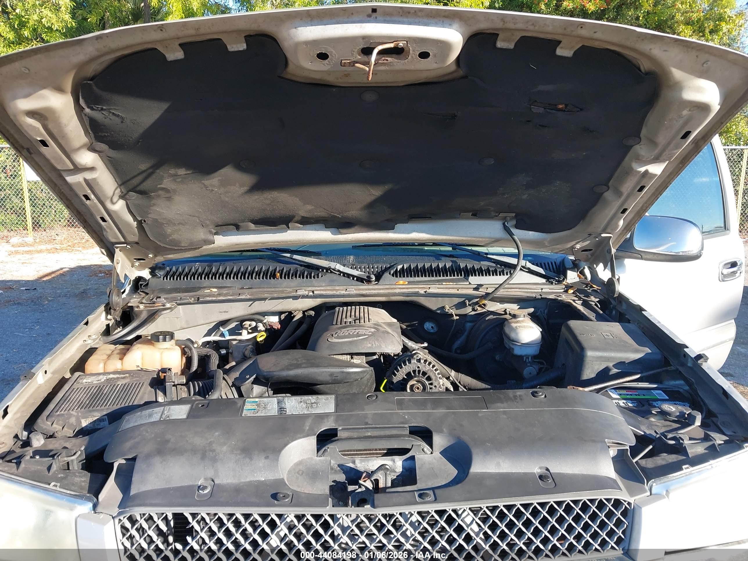 CHEVROLET SILVERADO image 10