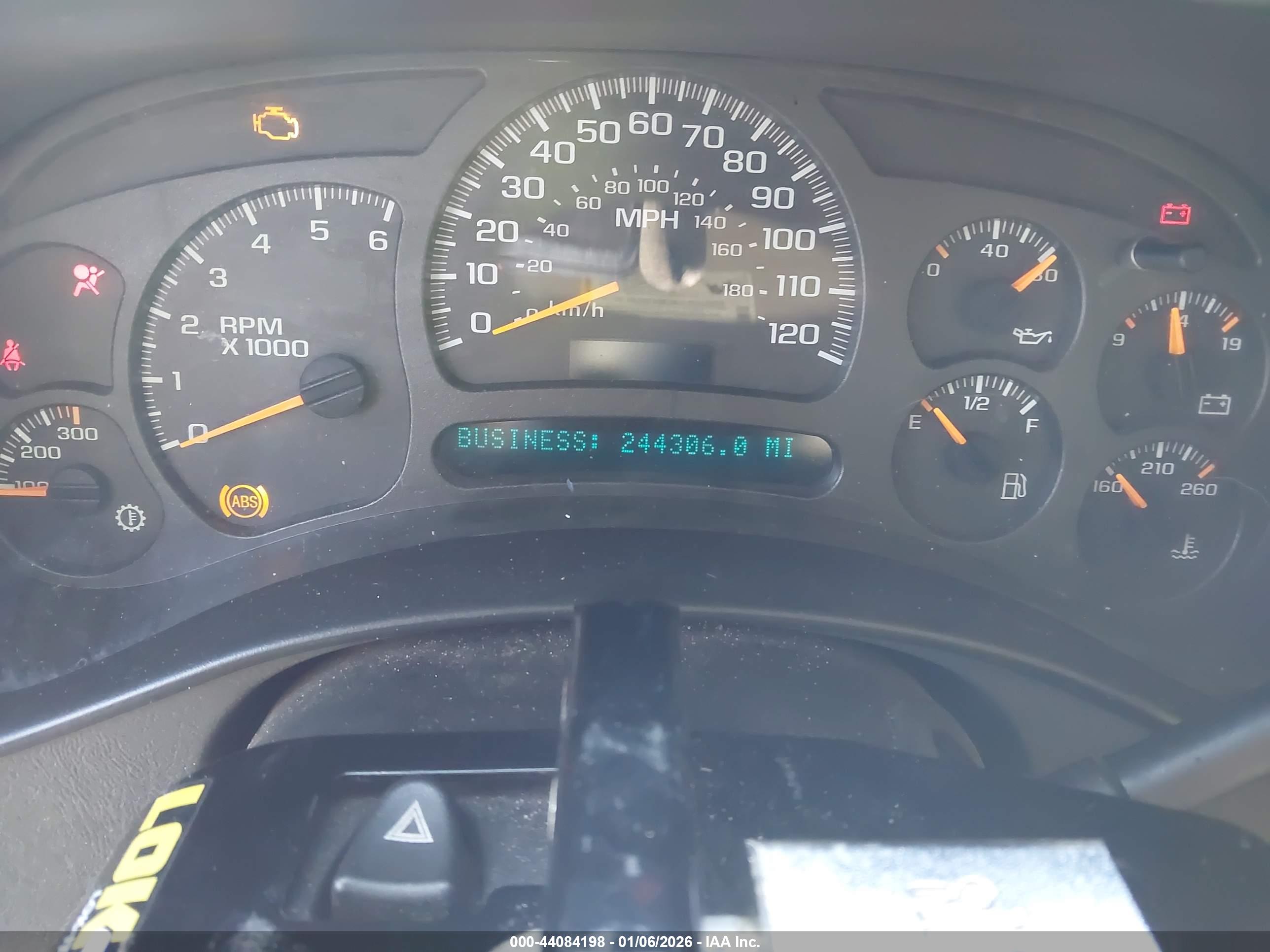 CHEVROLET SILVERADO image 7