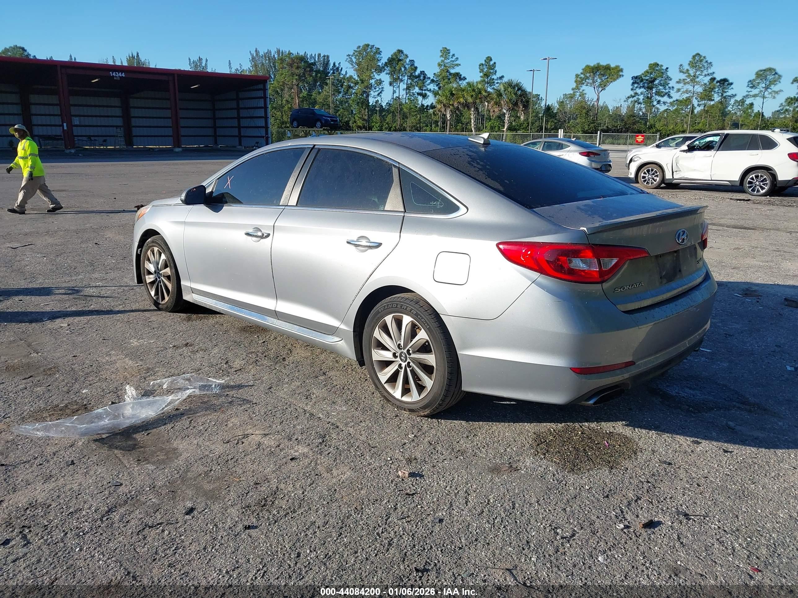 HYUNDAI SONATA image 3