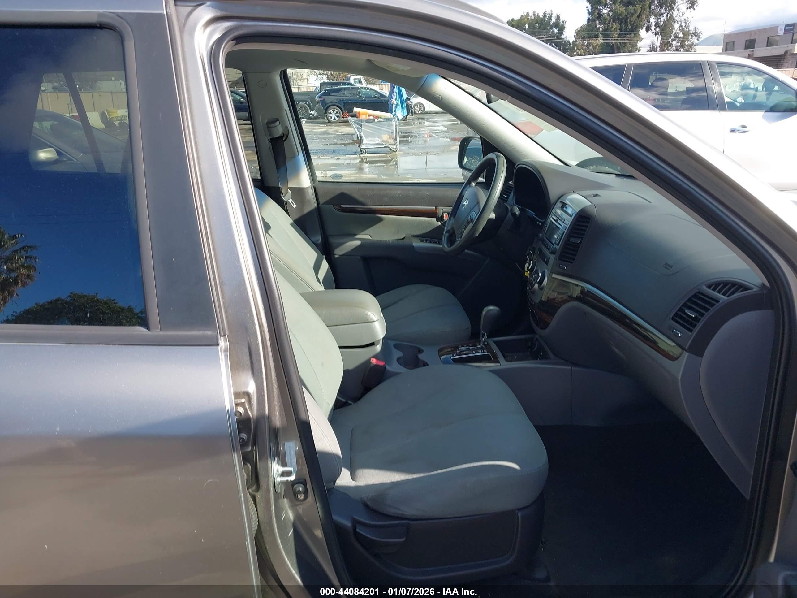 HYUNDAI SANTA image 5