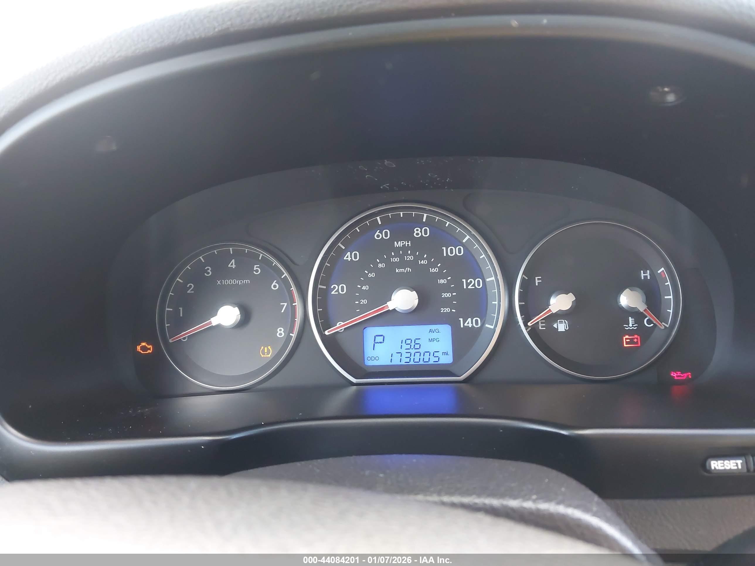 HYUNDAI SANTA image 7
