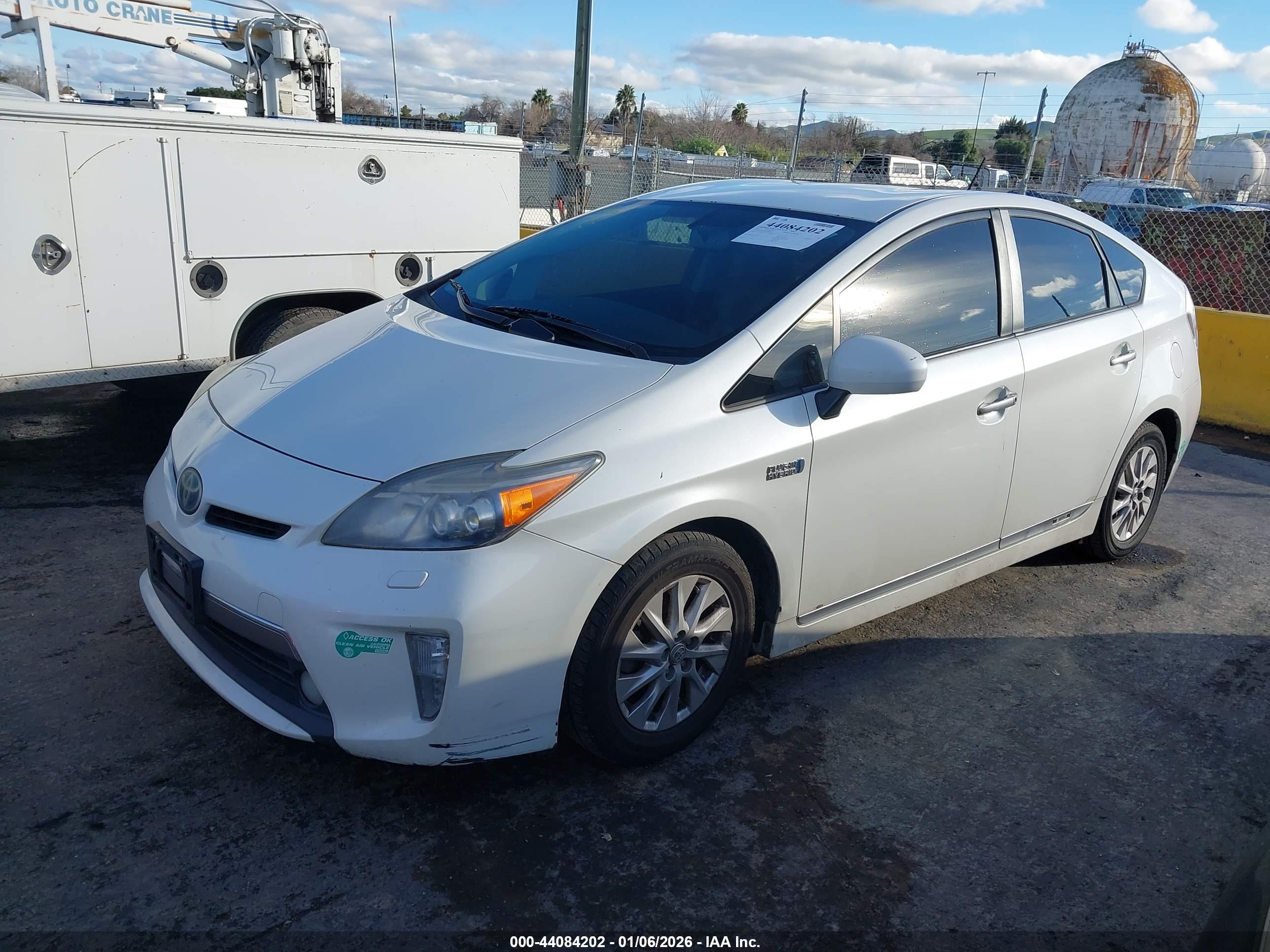 TOYOTA PRIUS image 2