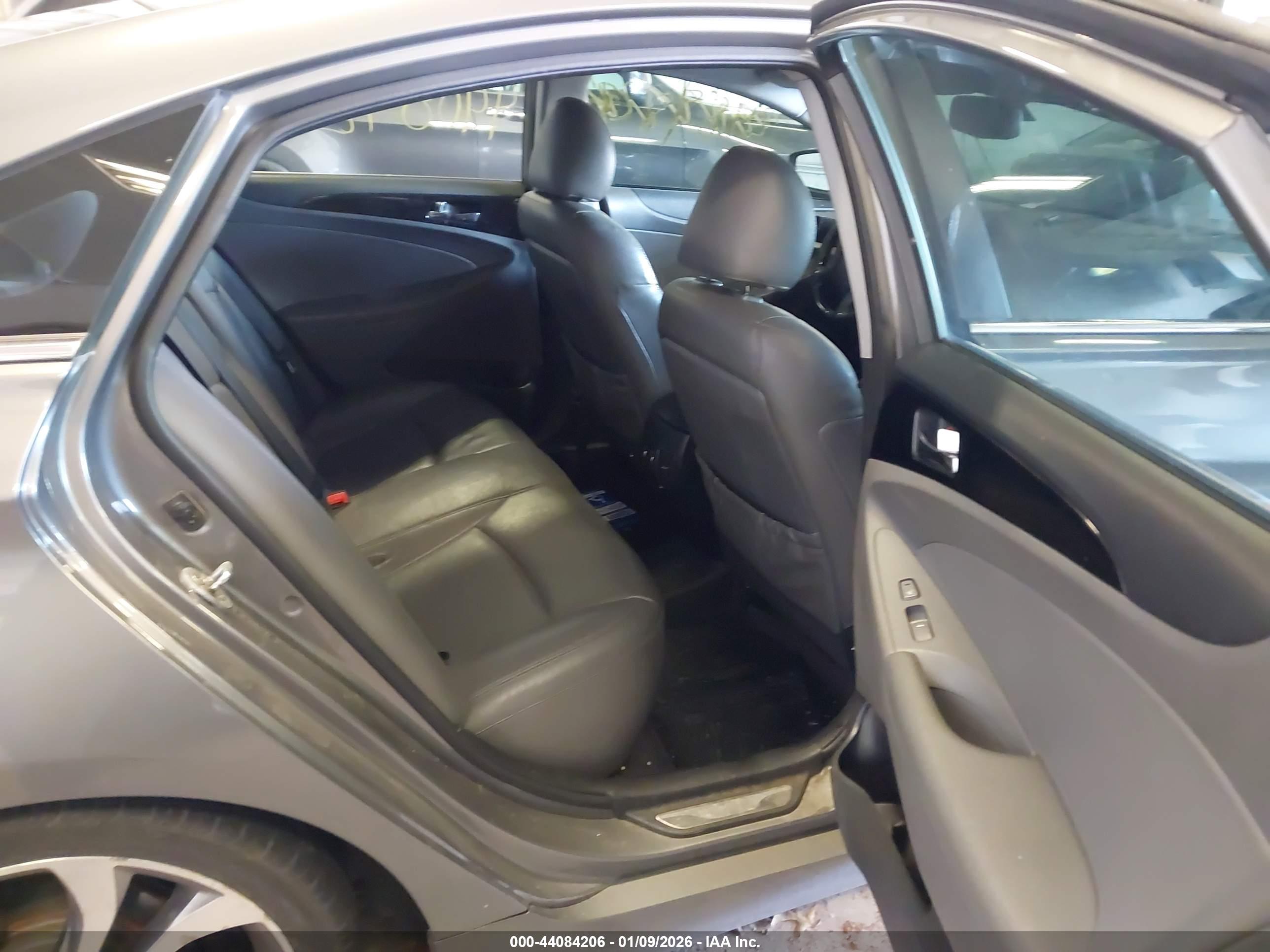 HYUNDAI SONATA image 8