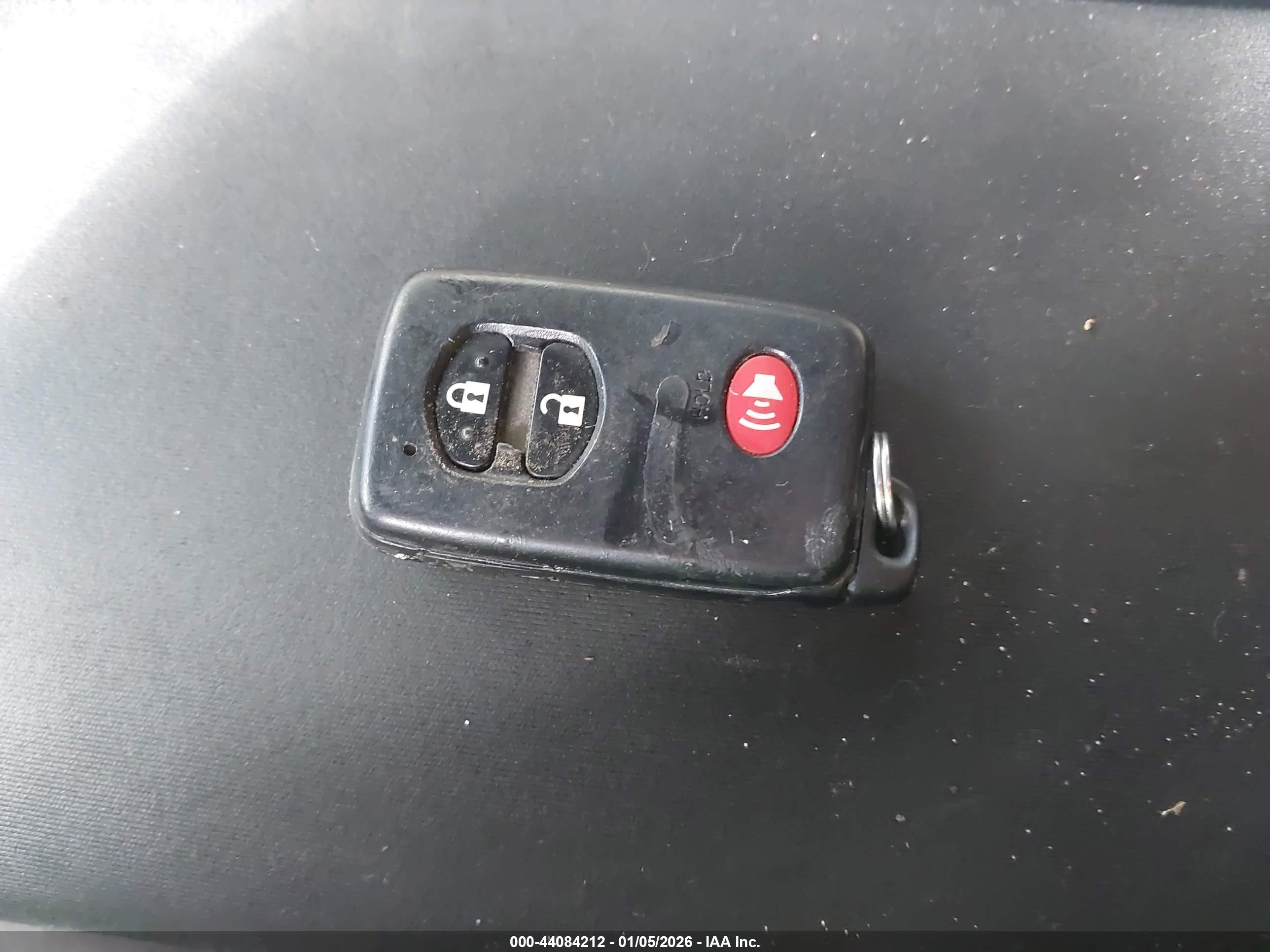 TOYOTA PRIUS image 11