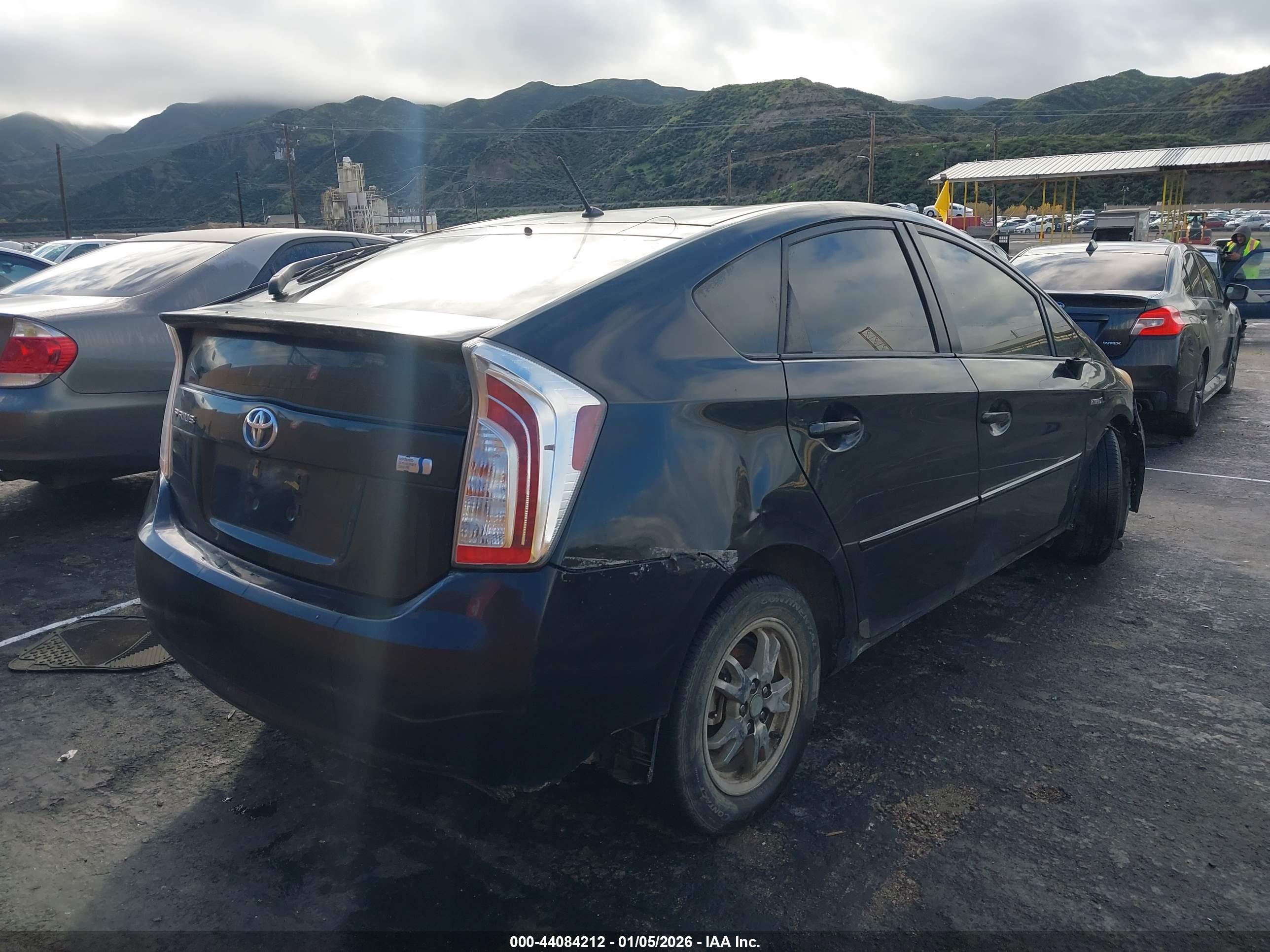 TOYOTA PRIUS image 4
