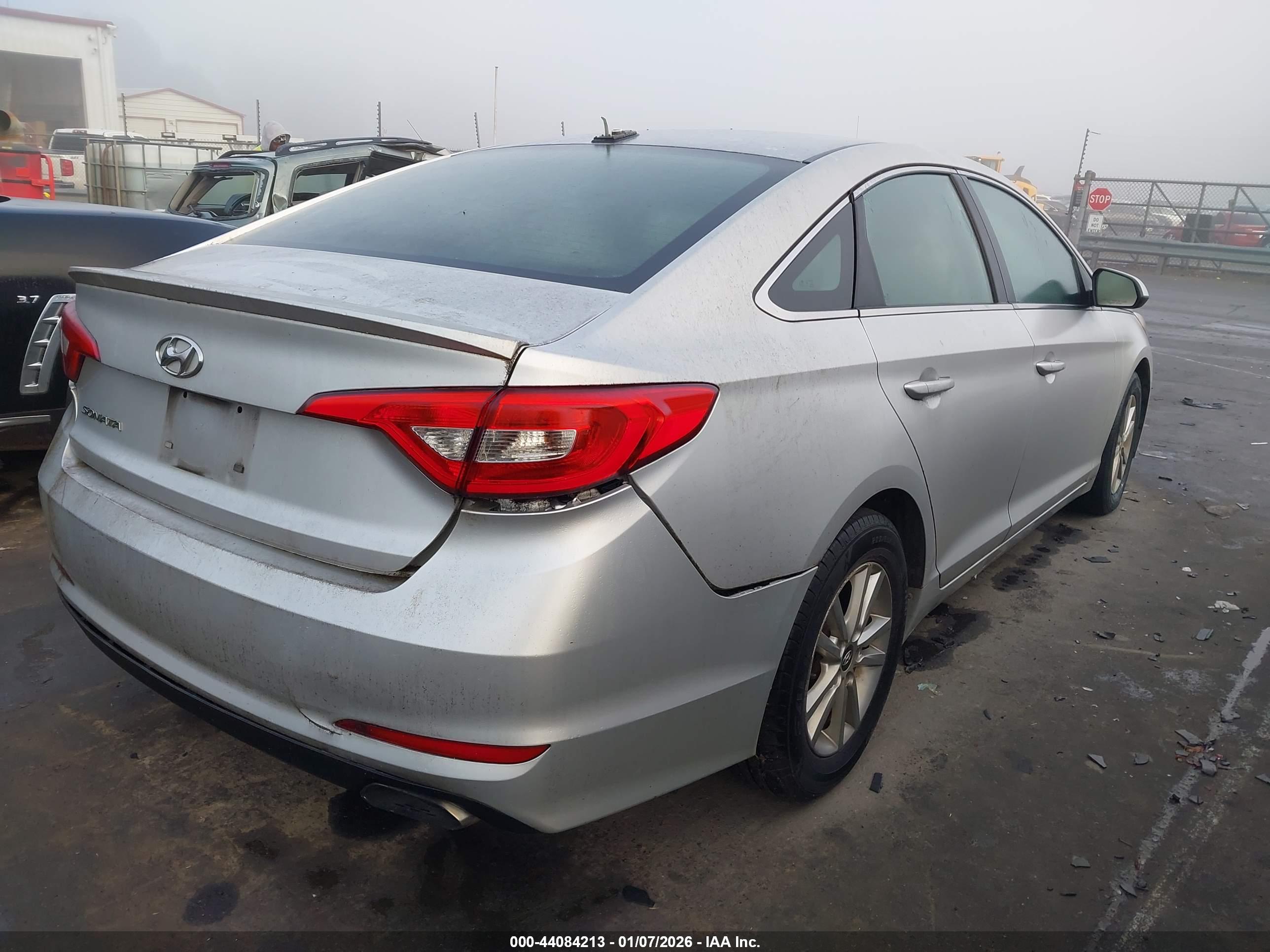 HYUNDAI SONATA image 4