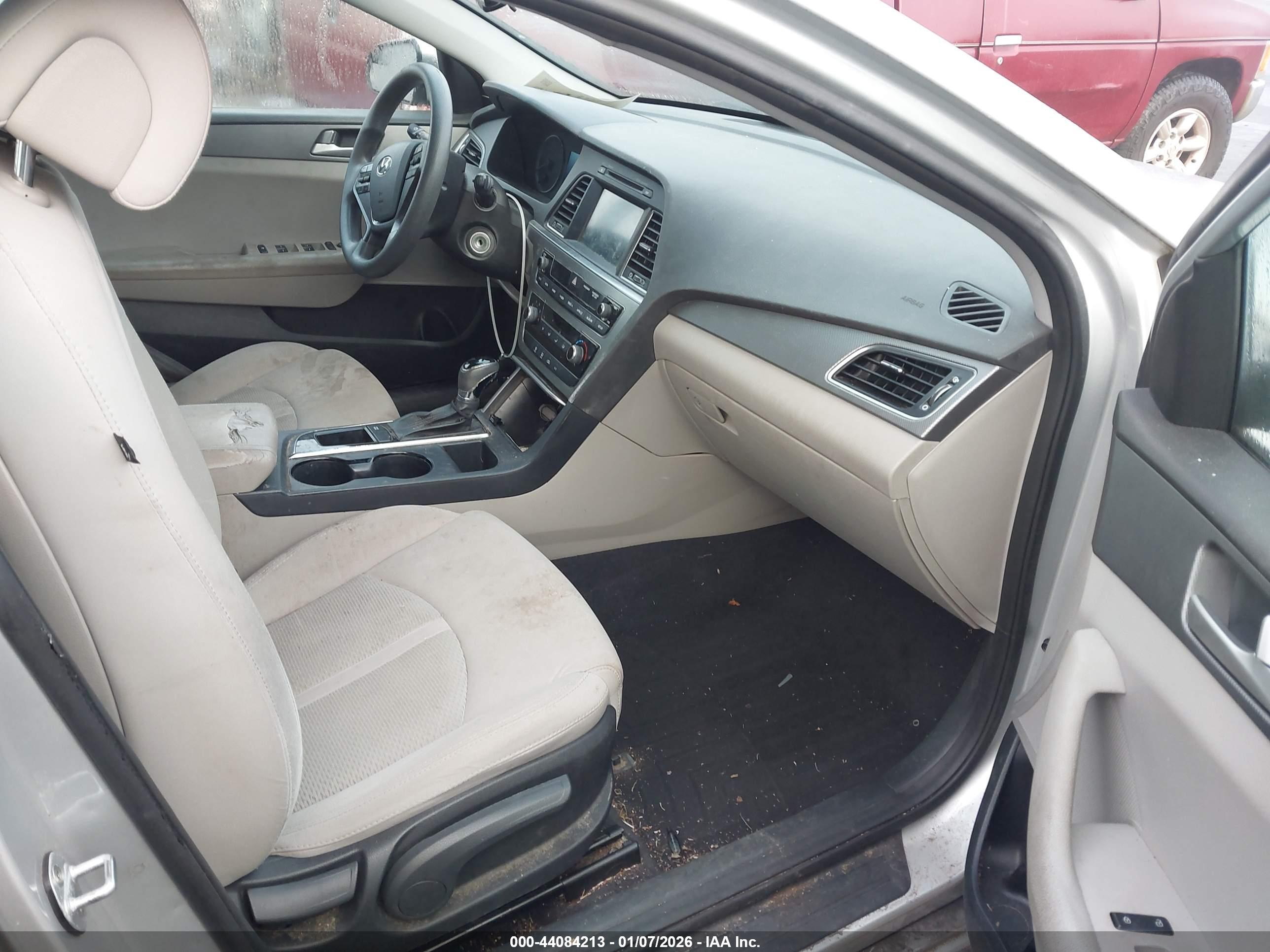 HYUNDAI SONATA image 5