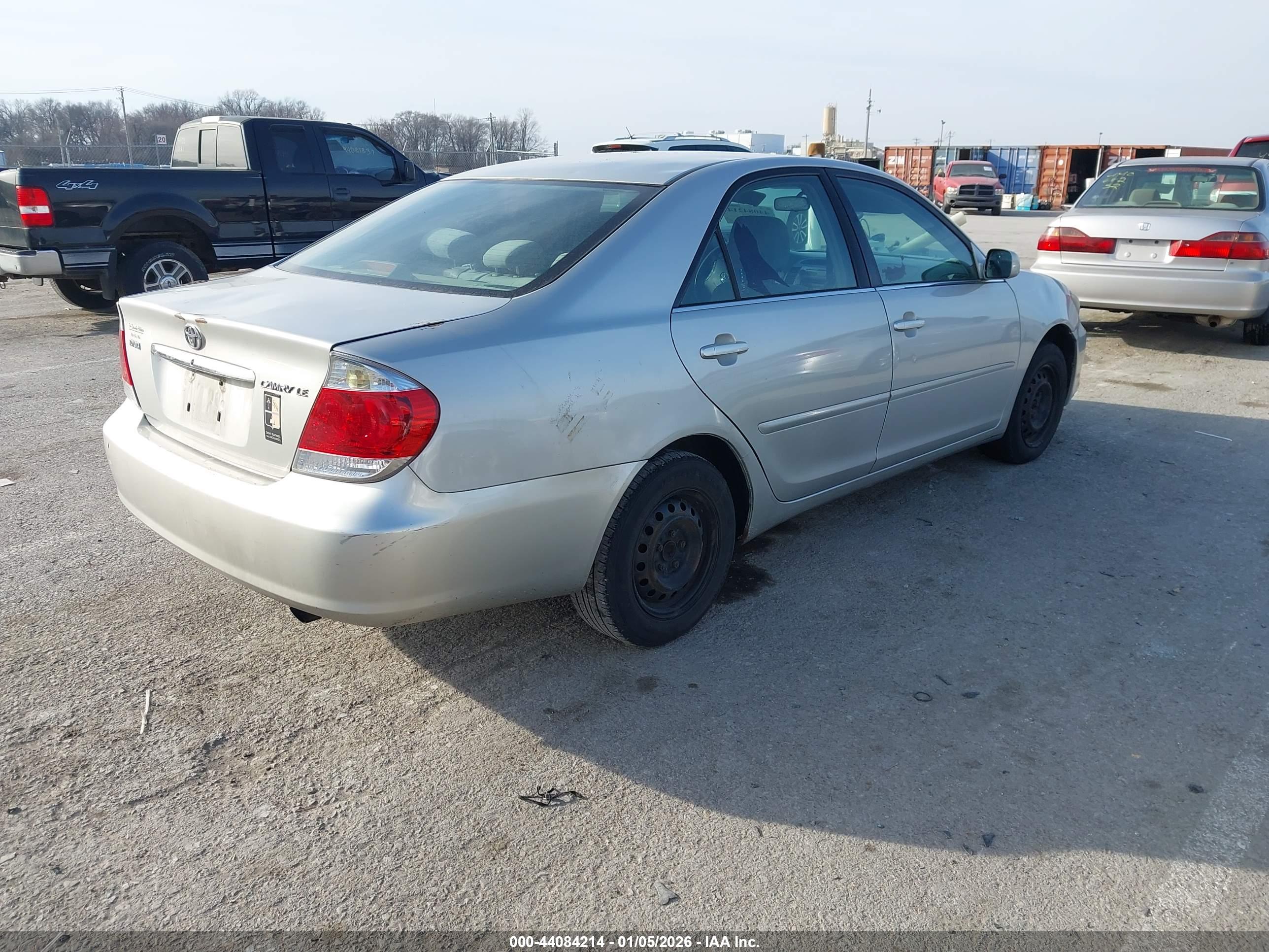 TOYOTA CAMRY image 4