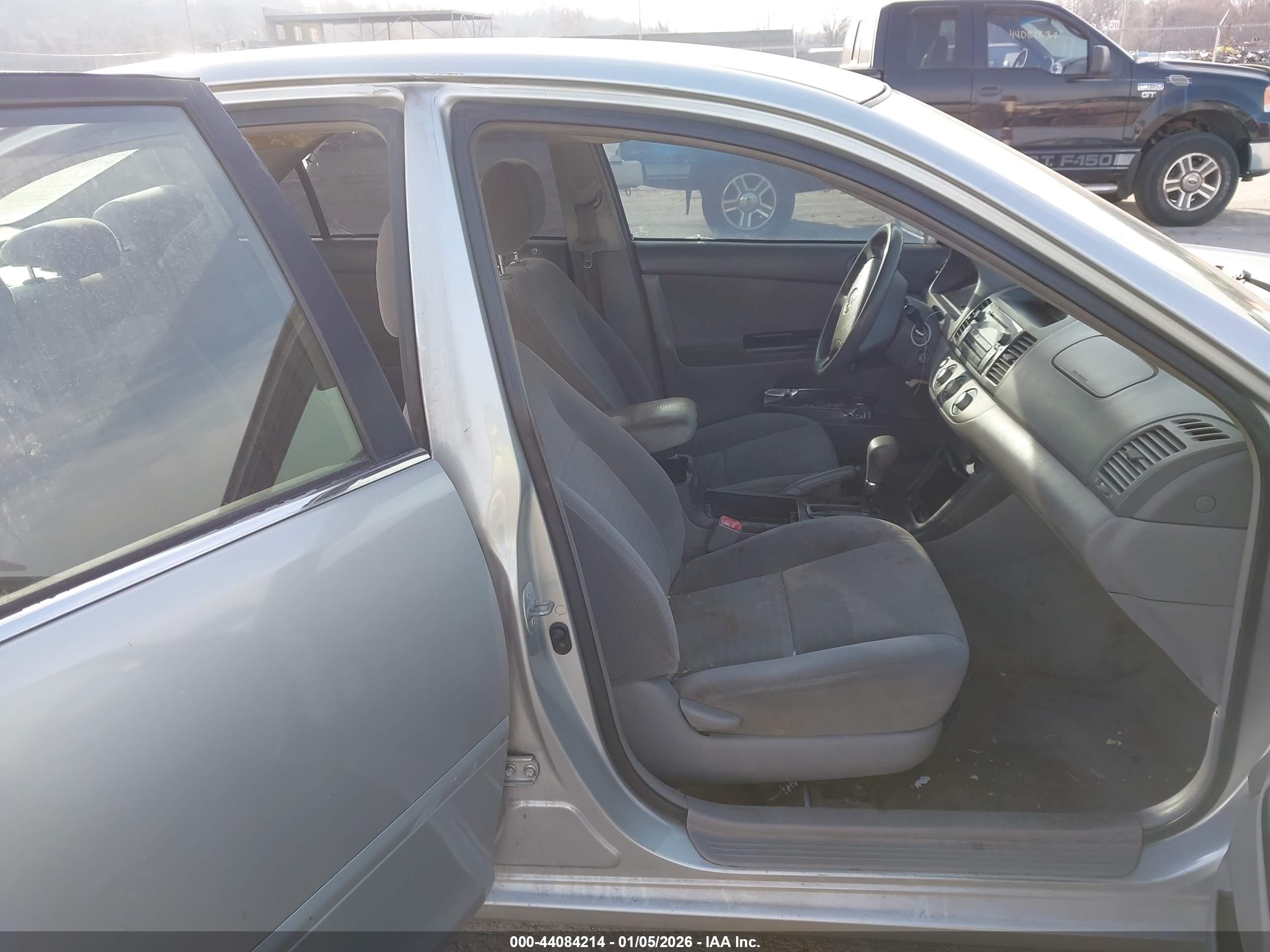 TOYOTA CAMRY image 5