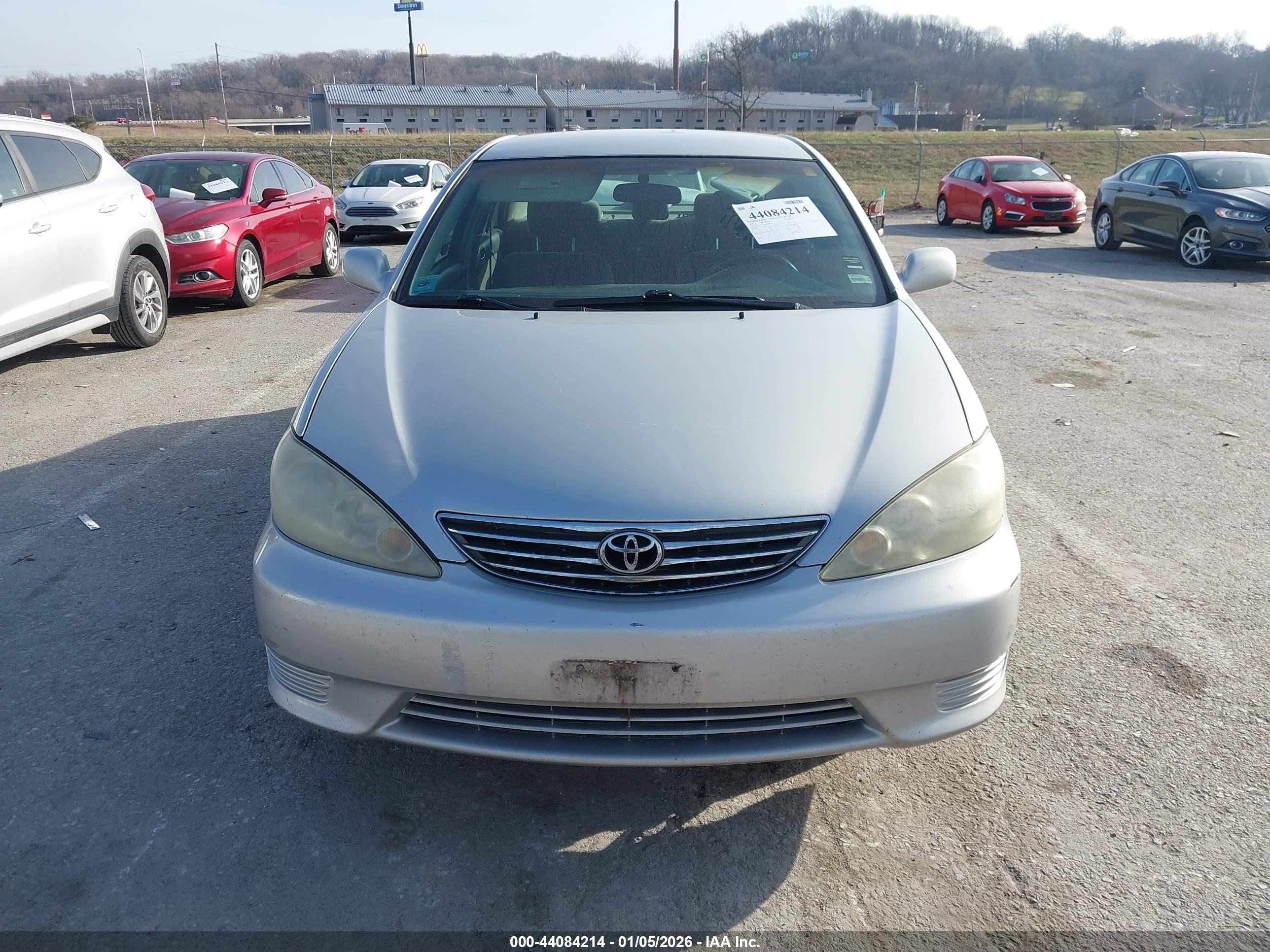 TOYOTA CAMRY image 6