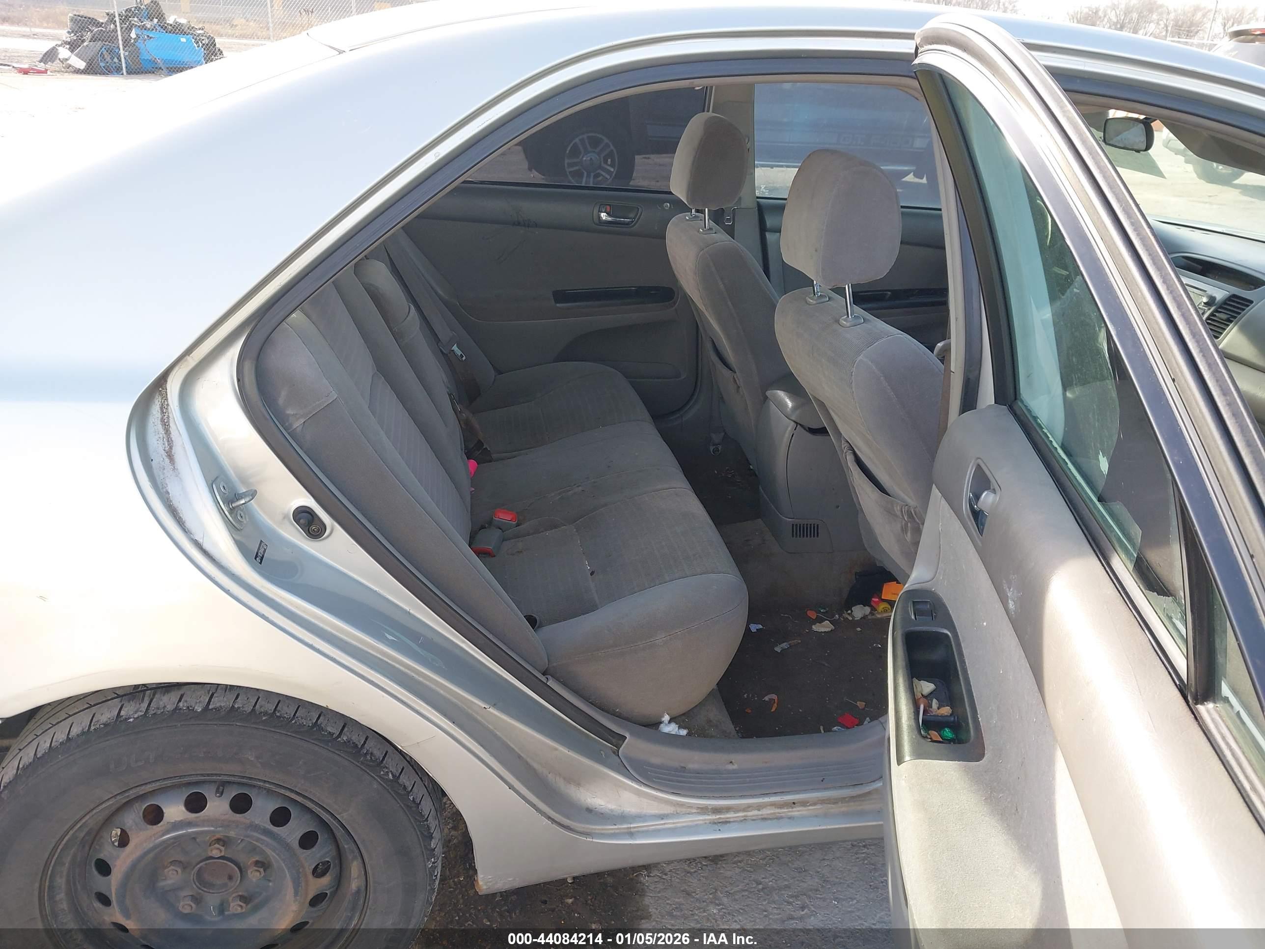 TOYOTA CAMRY image 8