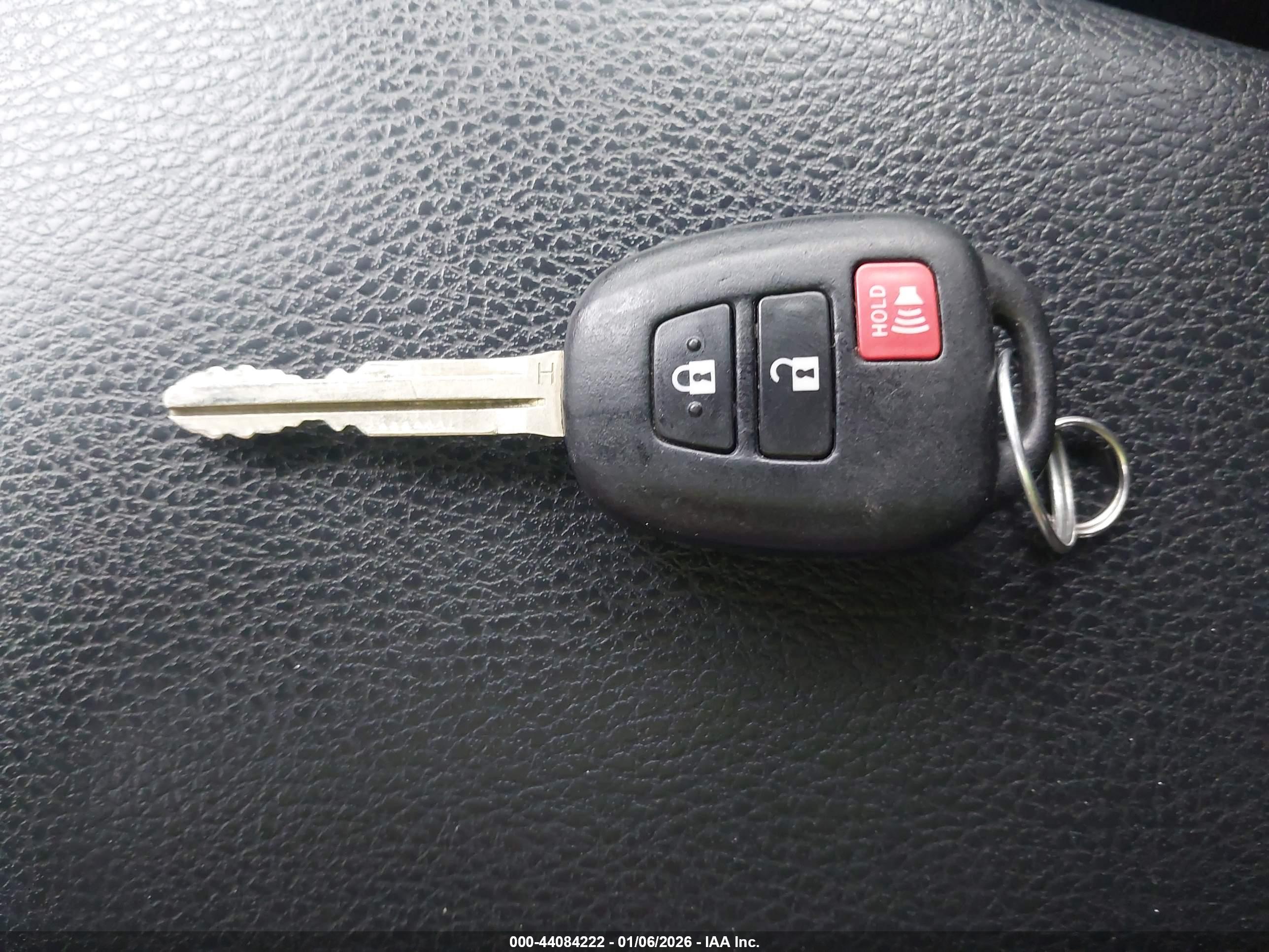 TOYOTA RAV4 image 11
