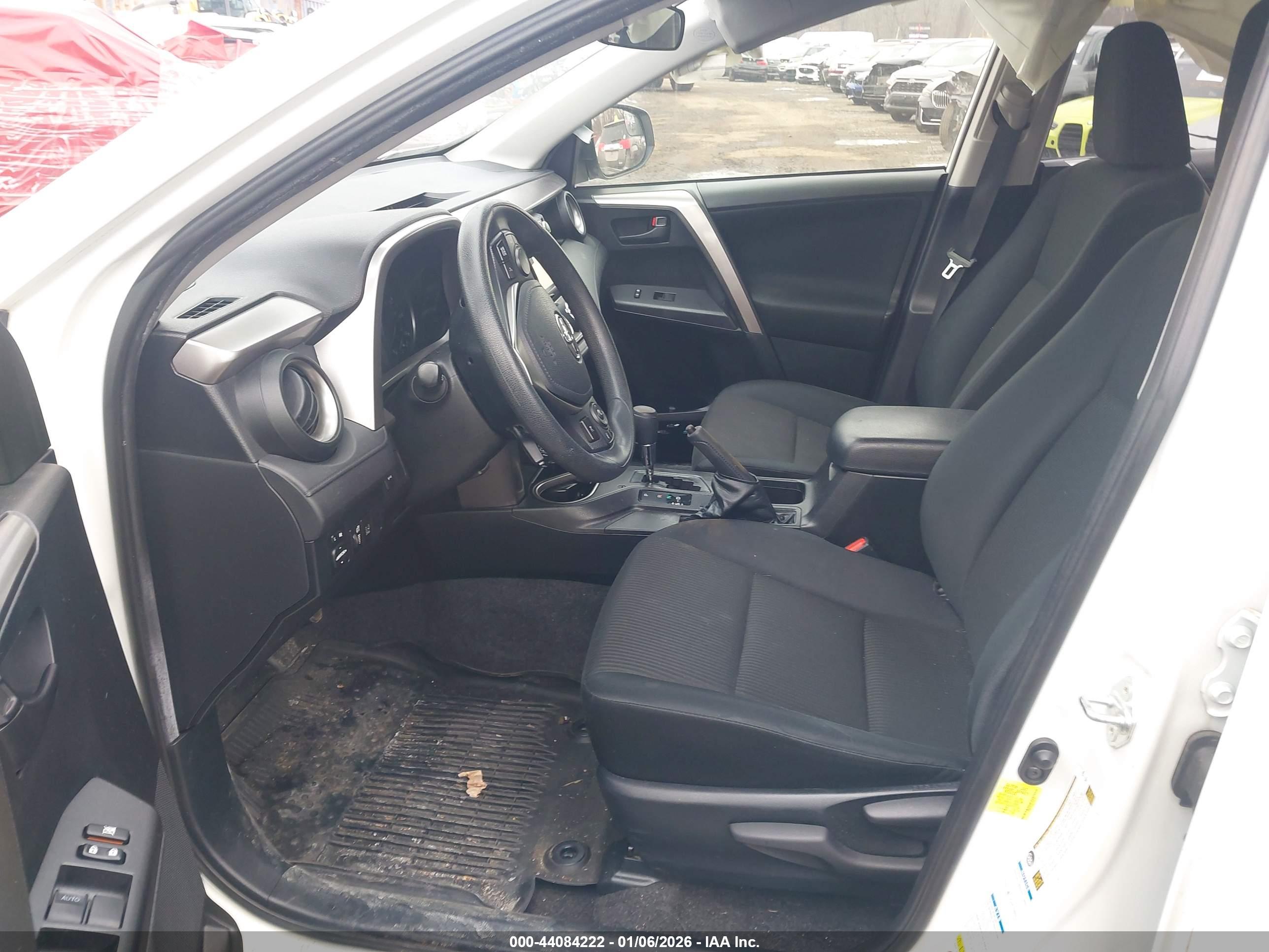 TOYOTA RAV4 image 5