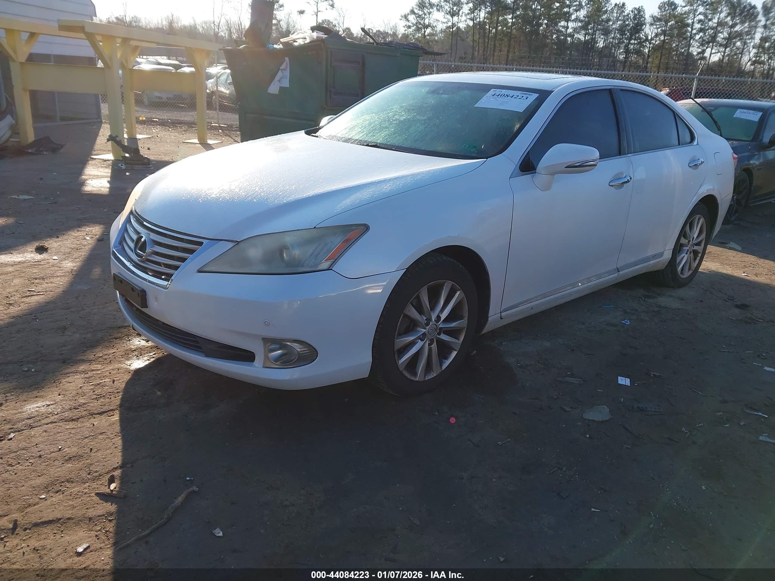 LEXUS ES image 2