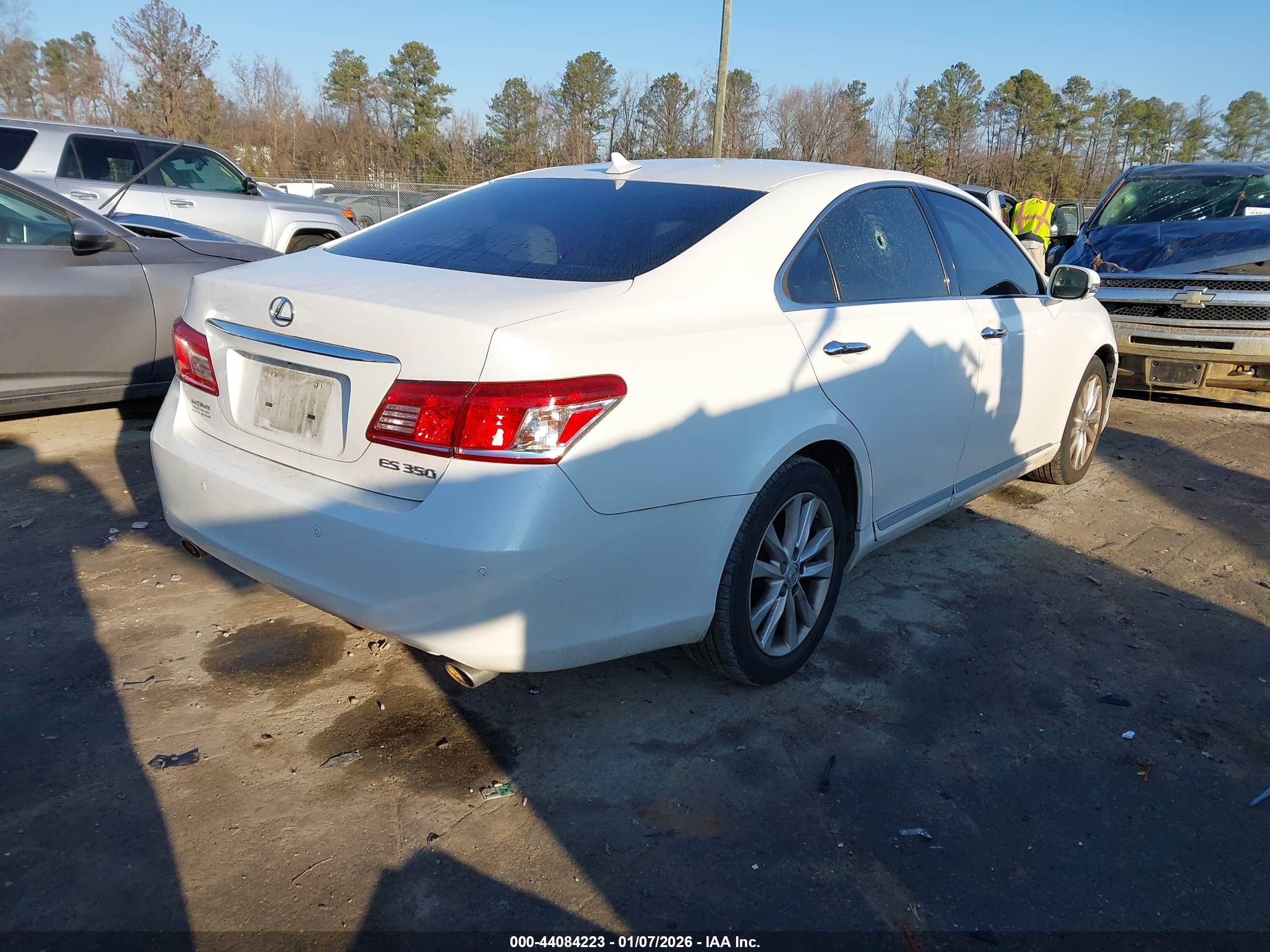LEXUS ES image 4