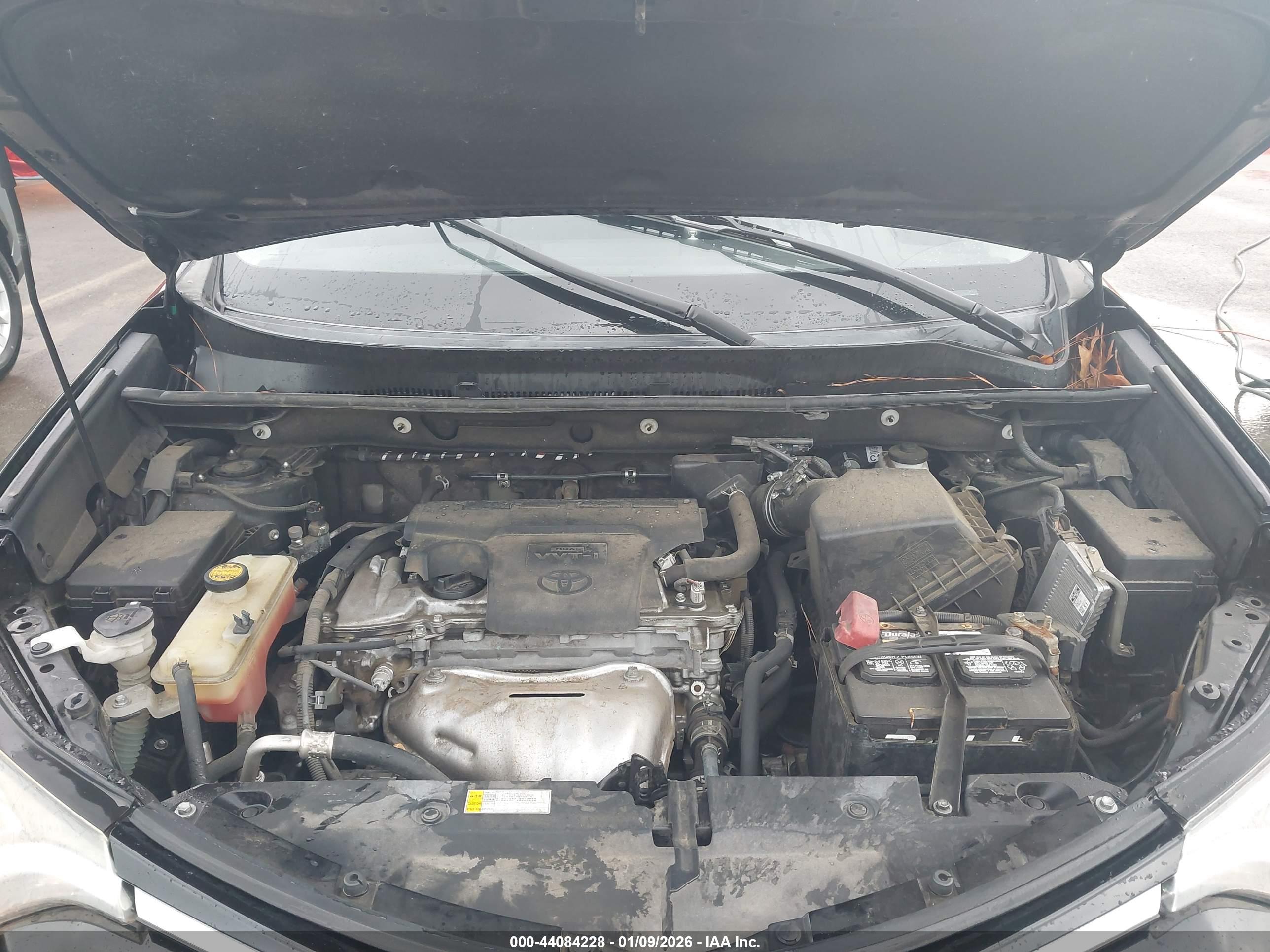 TOYOTA RAV4 image 10