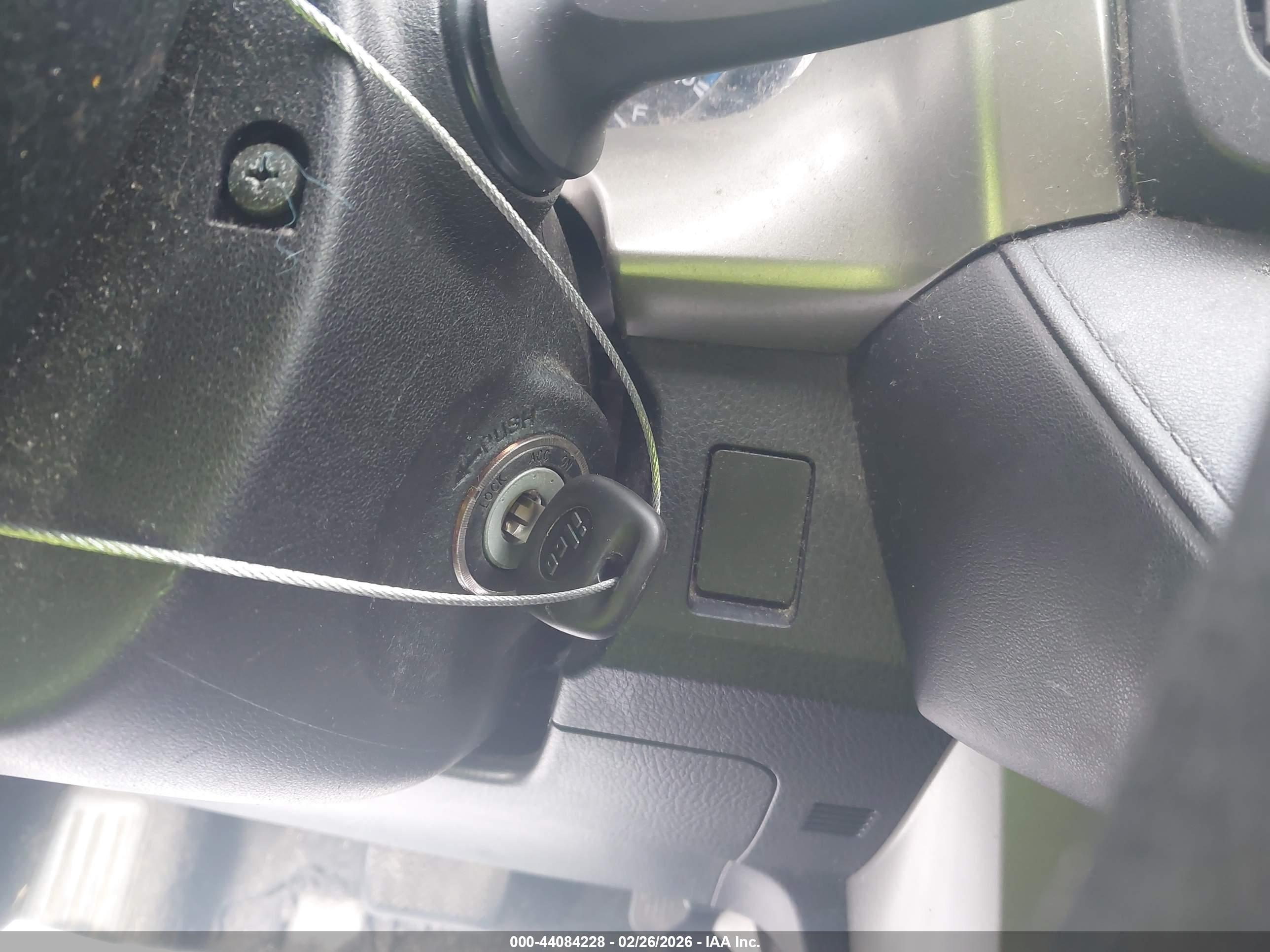 TOYOTA RAV4 image 11