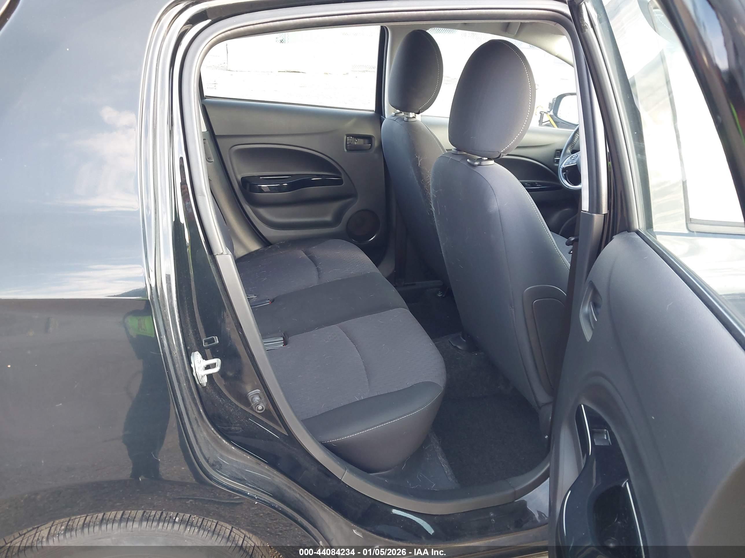 MITSUBISHI MIRAGE image 8