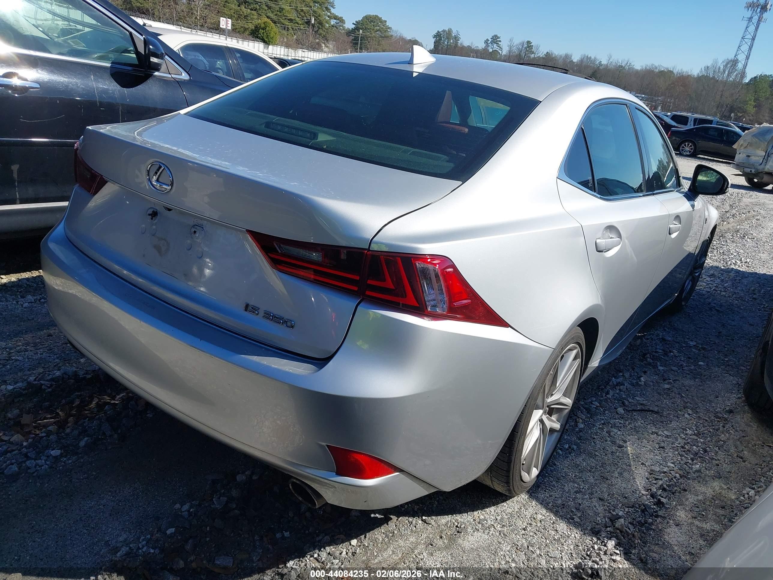 LEXUS IS image 4