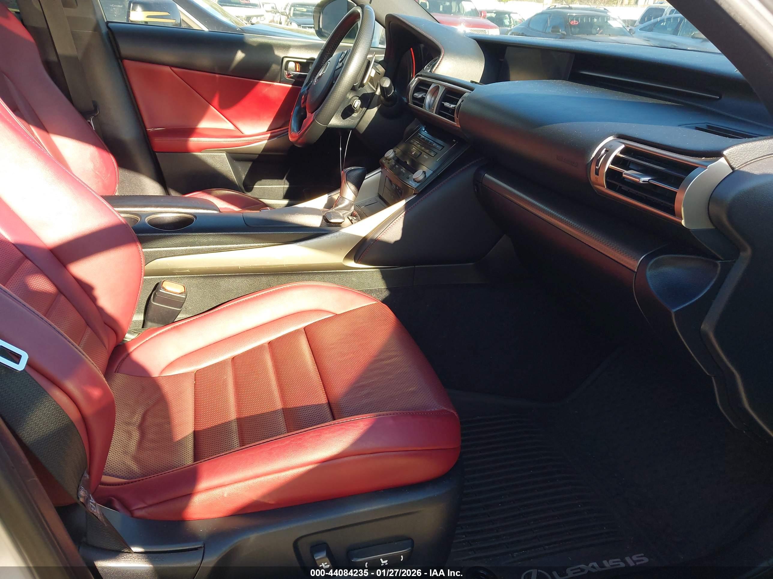 LEXUS IS image 5