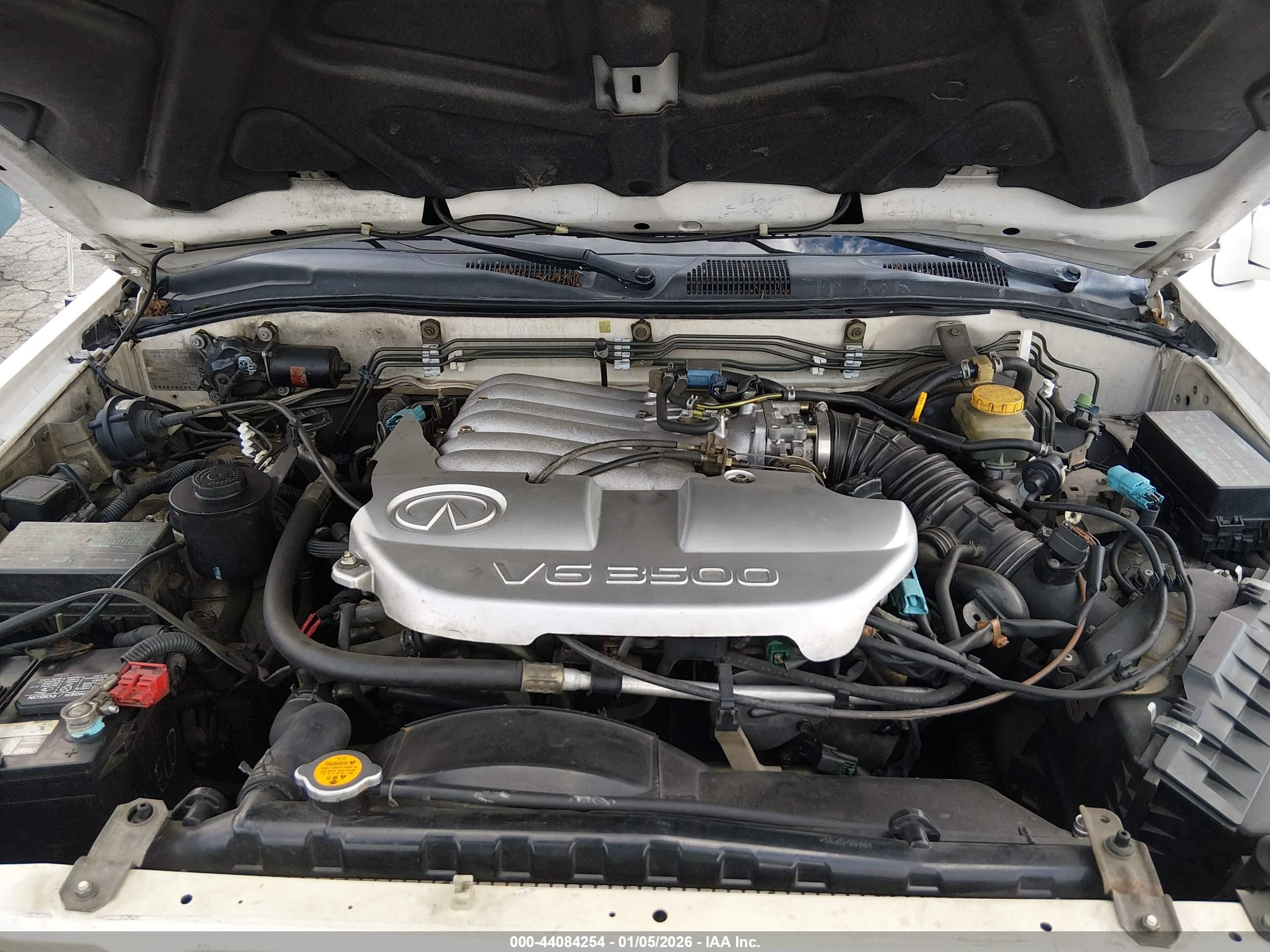 INFINITI QX4 image 10