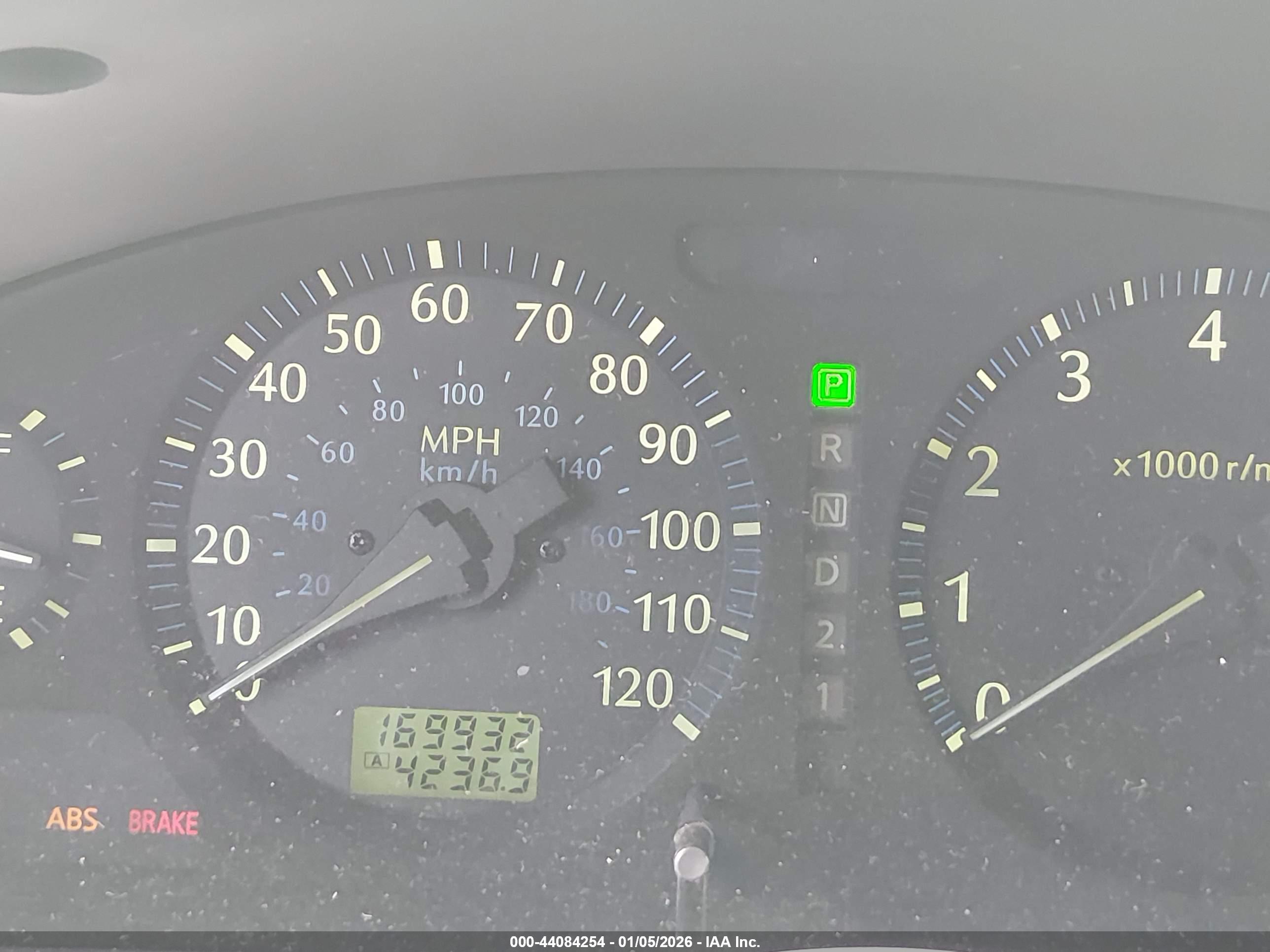 INFINITI QX4 image 7