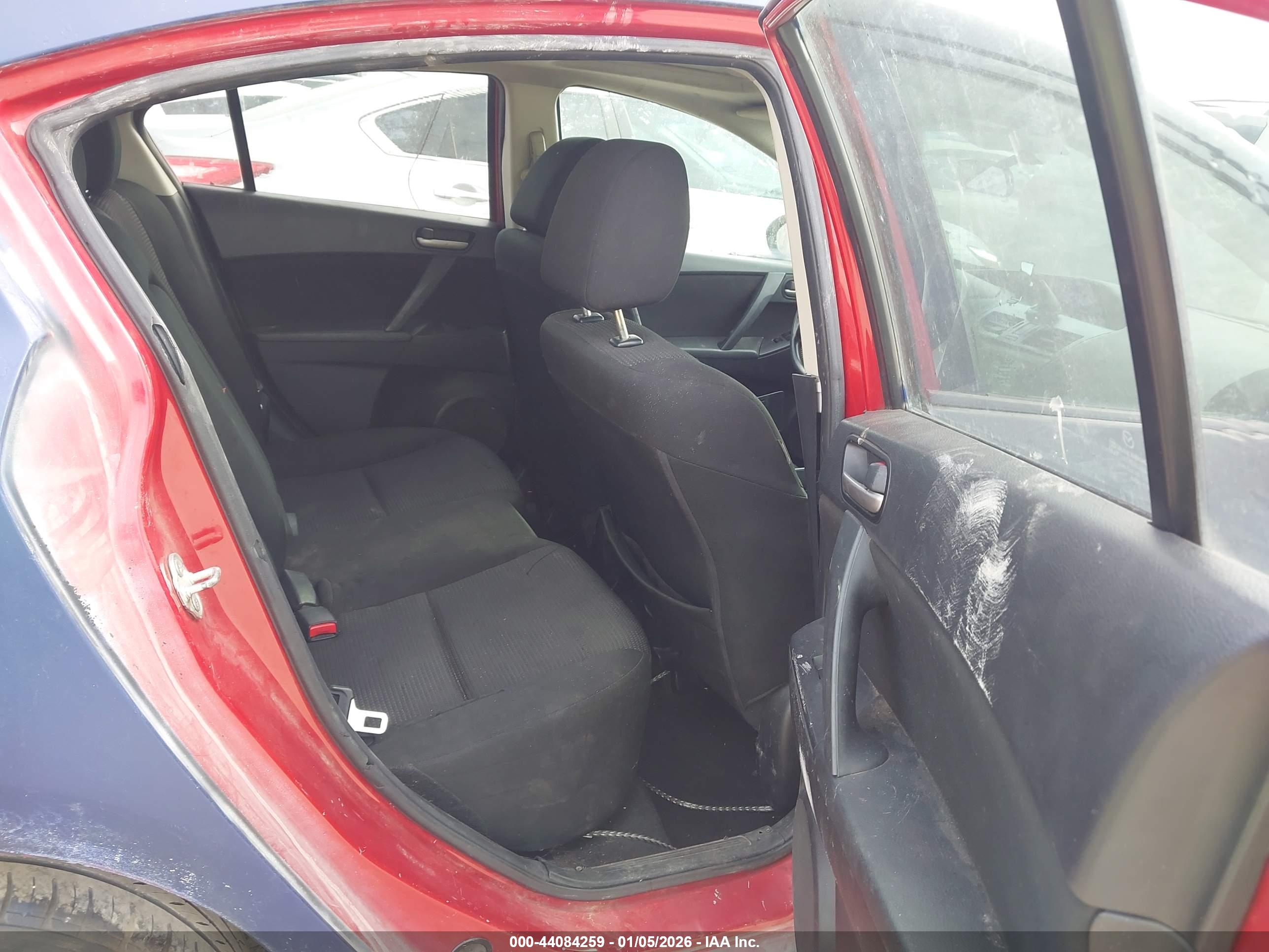MAZDA MAZDA3 image 8