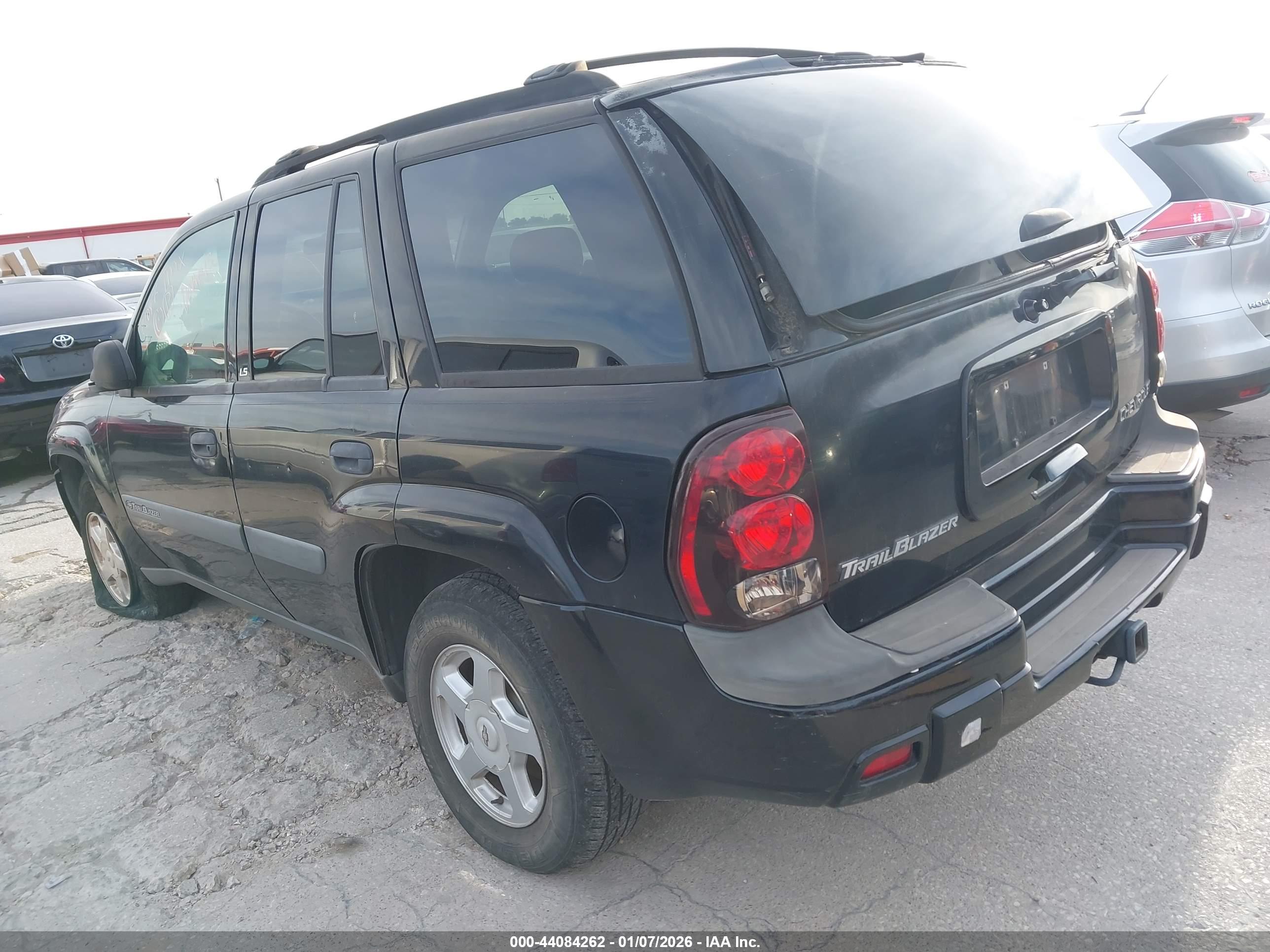 CHEVROLET TRAILBLAZER image 3