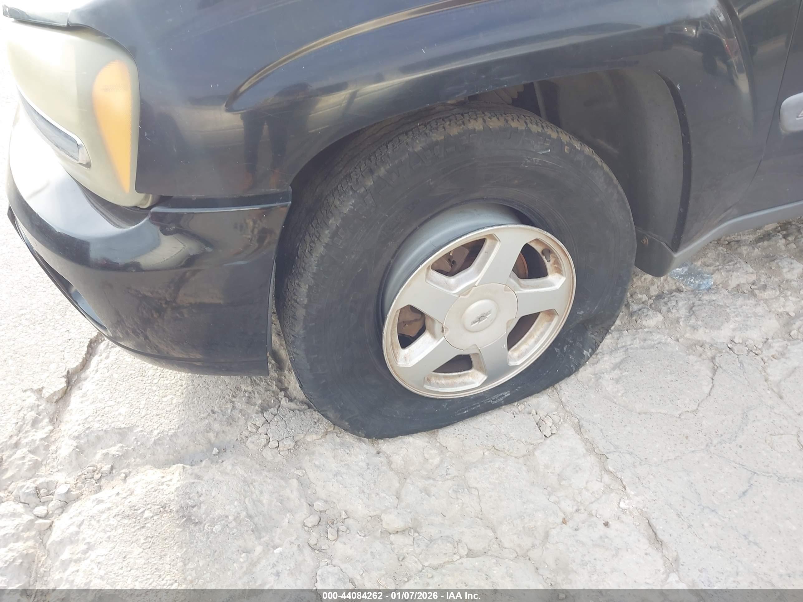 CHEVROLET TRAILBLAZER image 6