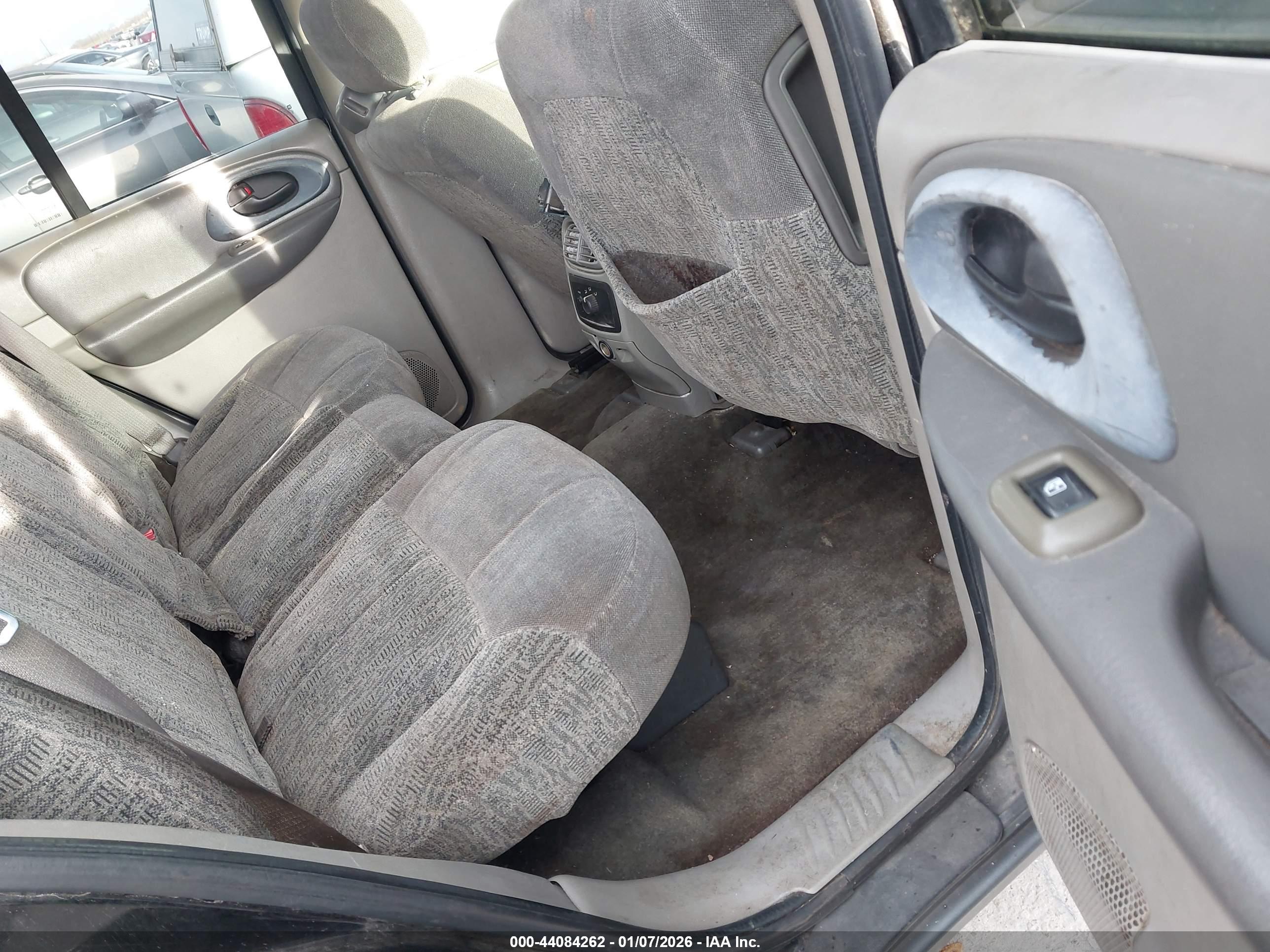 CHEVROLET TRAILBLAZER image 8