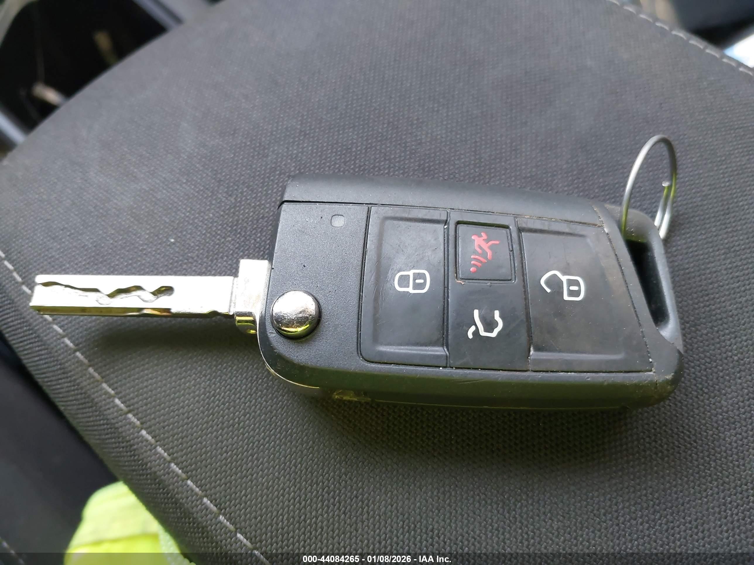 VOLKSWAGEN TIGUAN image 11