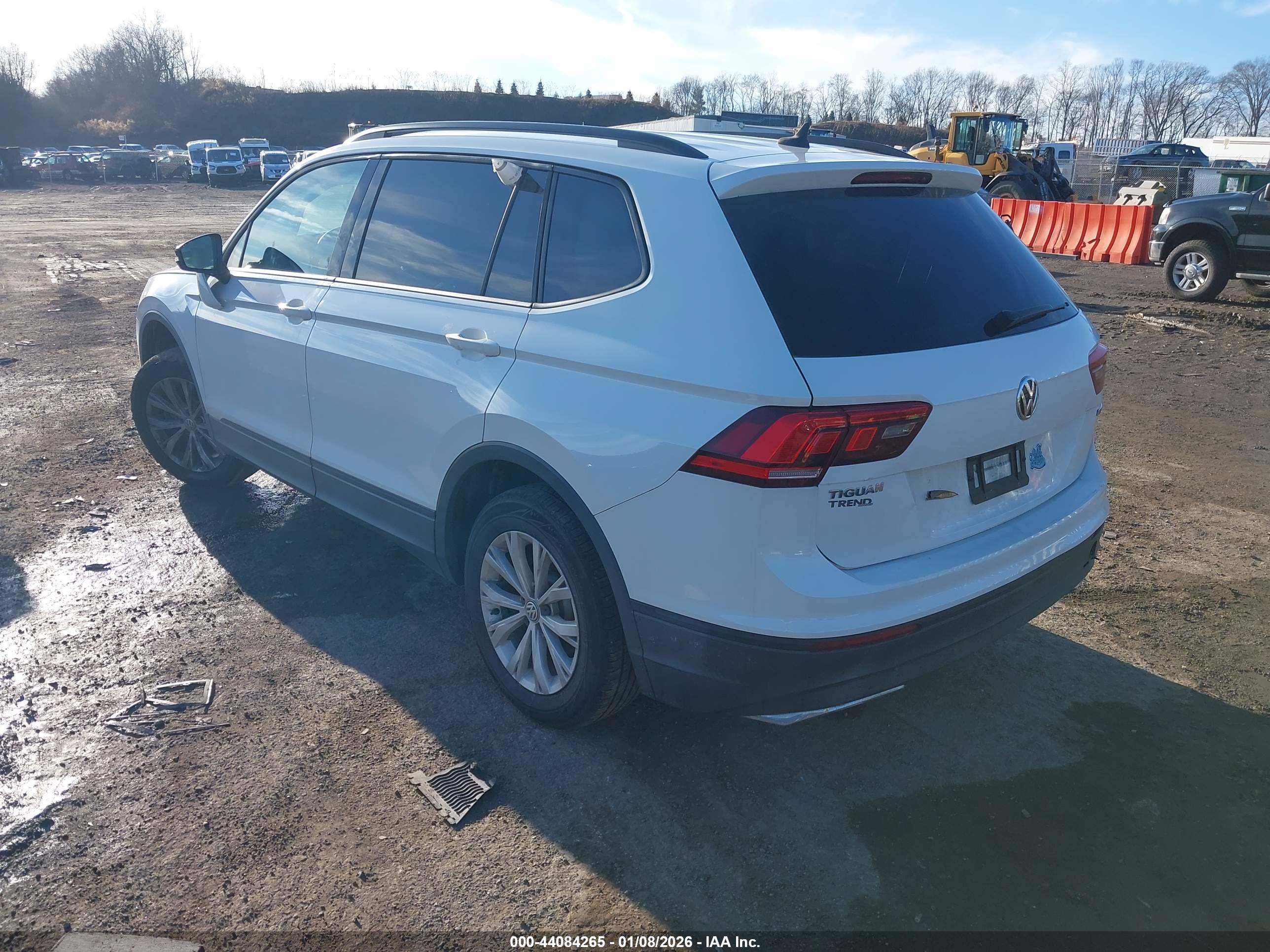 VOLKSWAGEN TIGUAN image 3