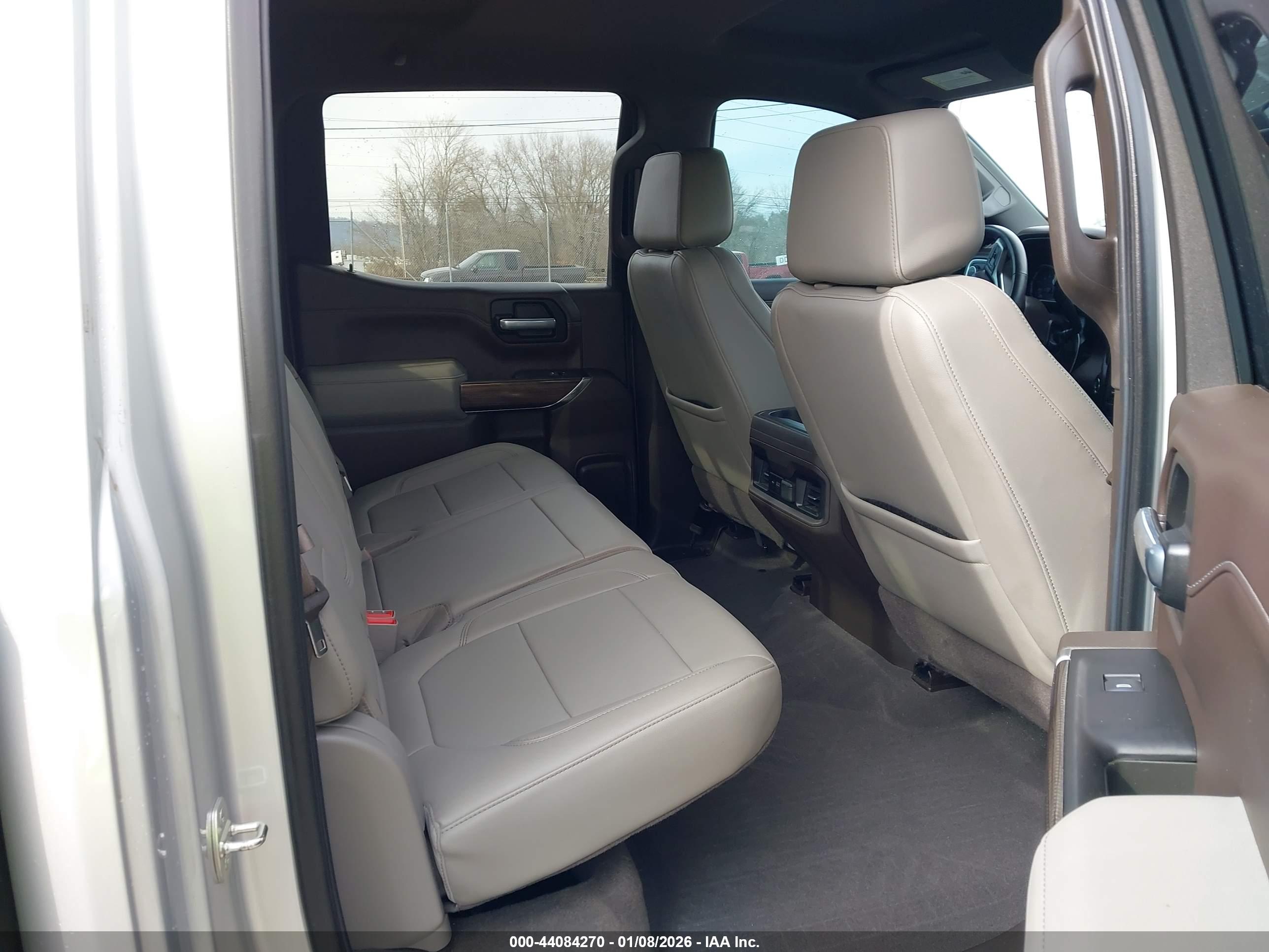 CHEVROLET SILVERADO image 8